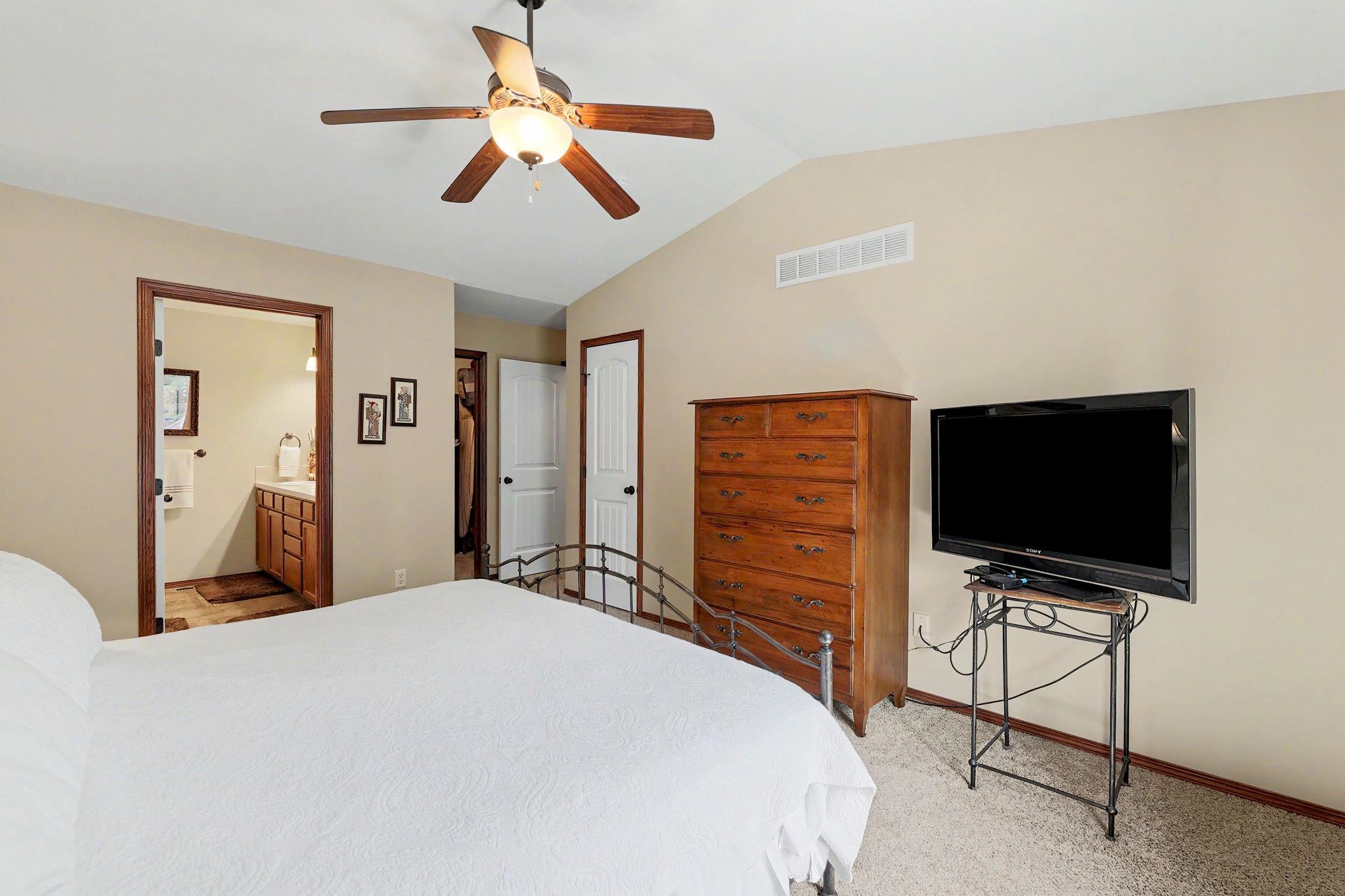 2906 N Emerson St Property Photo 15