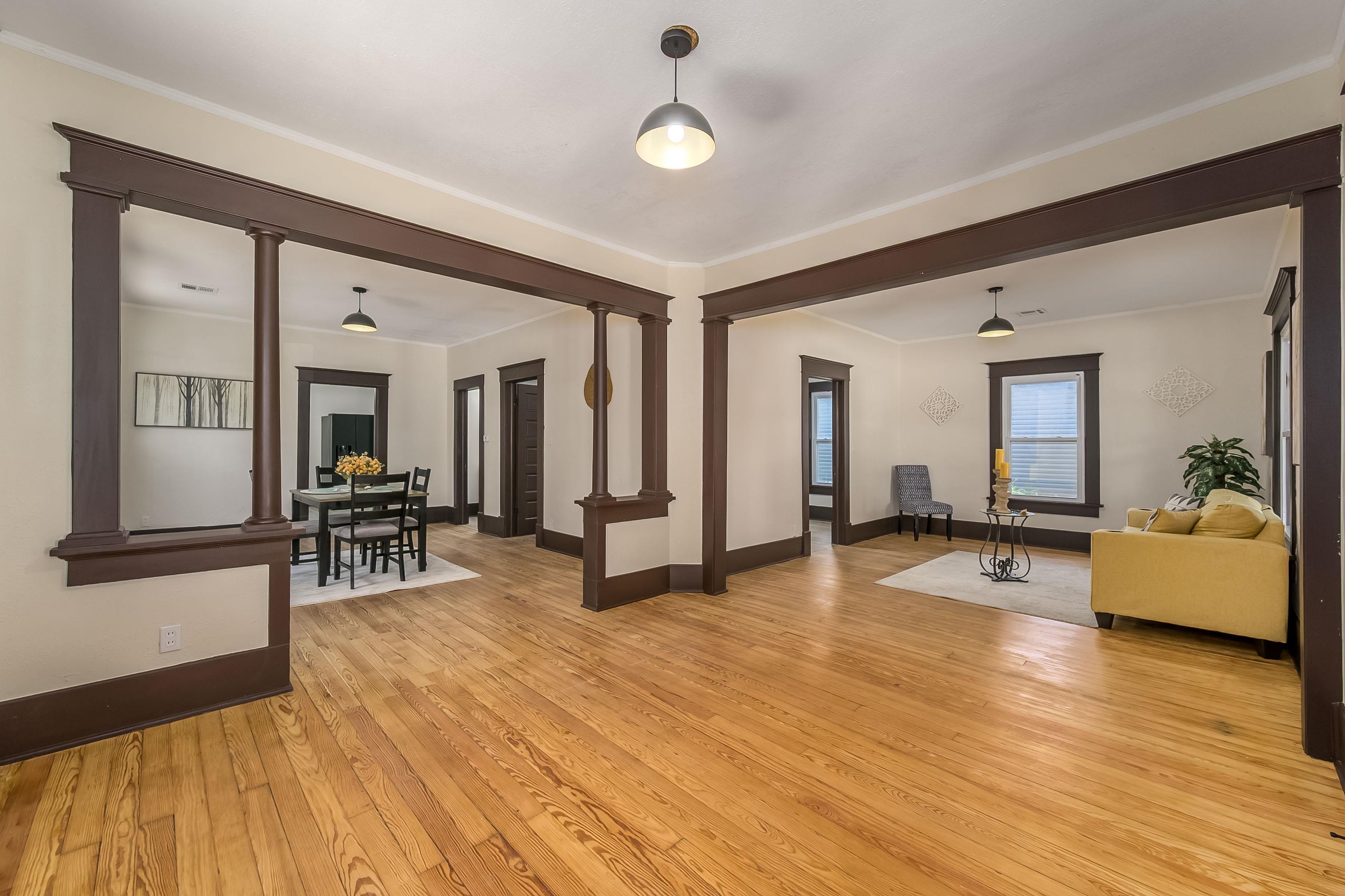 205 N Sedgwick St Property Photo 3