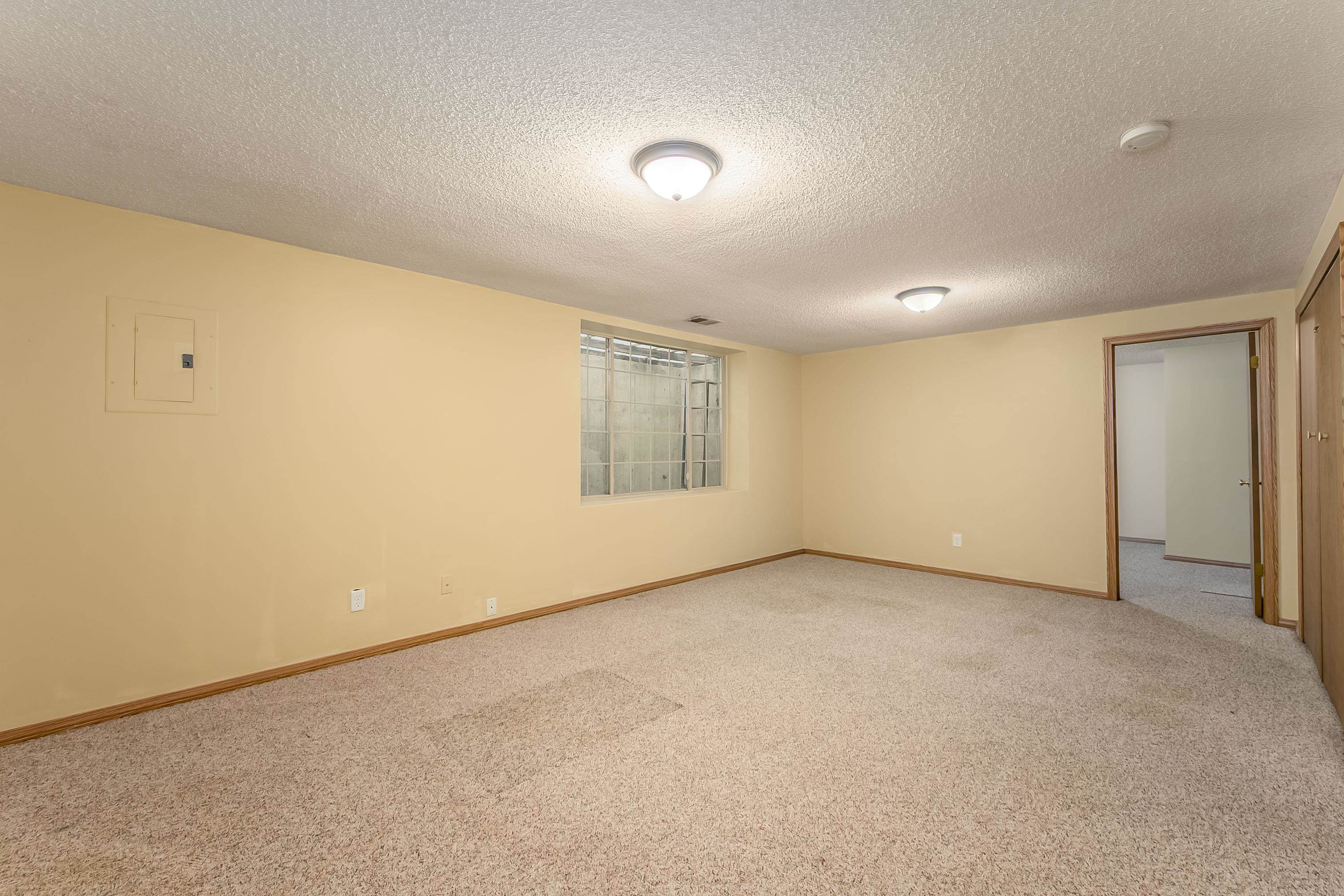 2438 S Cypress St Property Photo 13