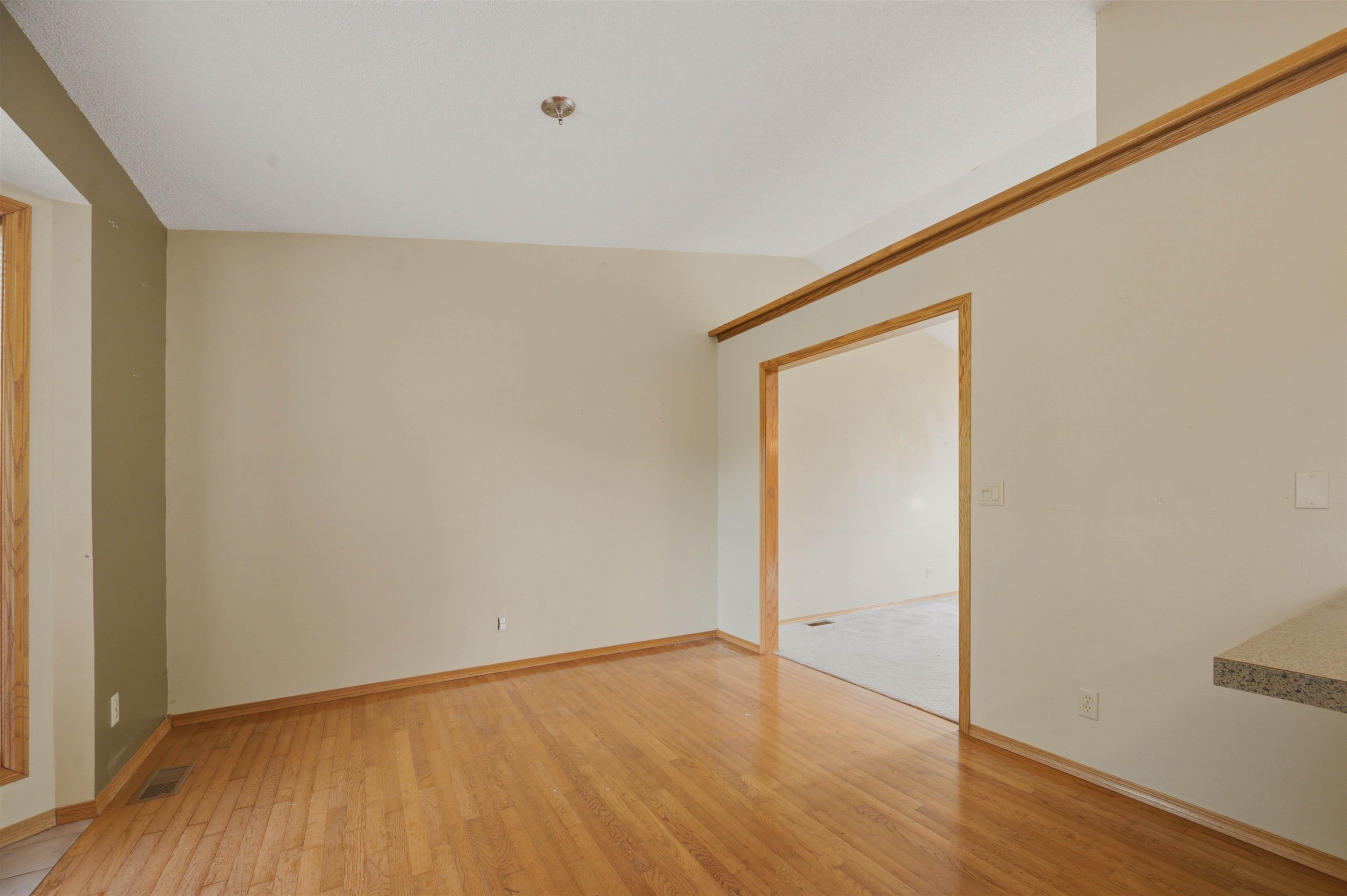 7040 E 35th Cir N Property Photo 8