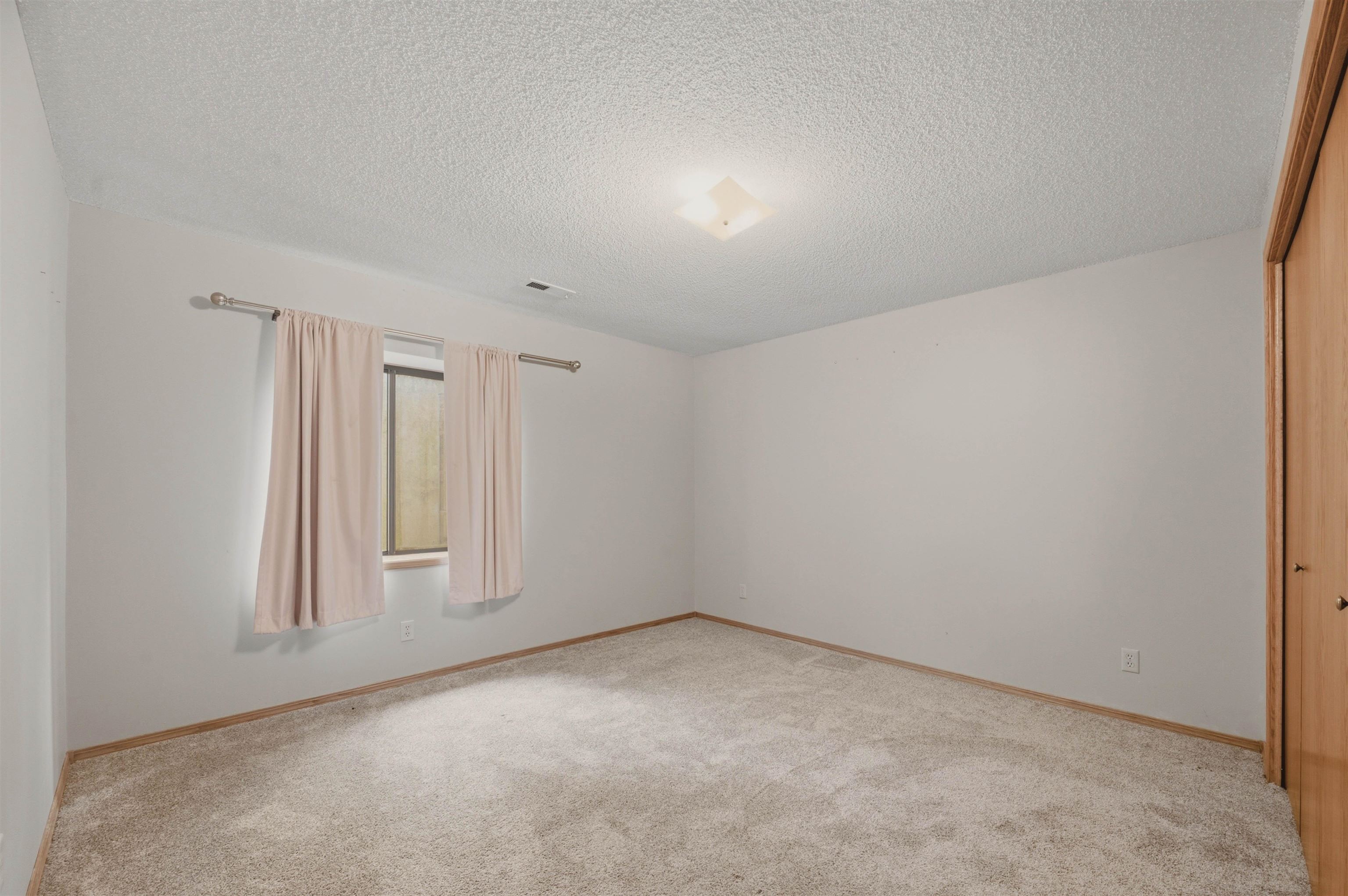 7040 E 35th Cir N Property Photo 22