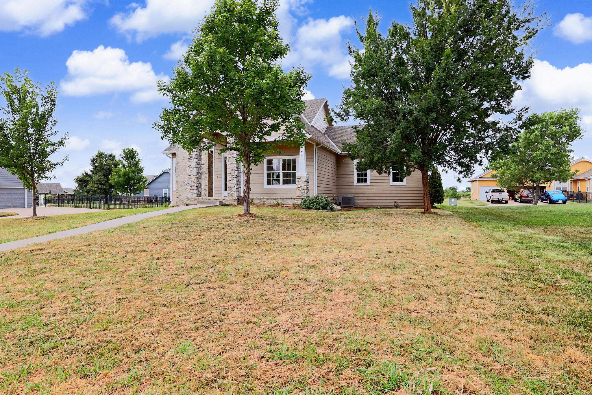 5123 N Hampton Property Photo 2