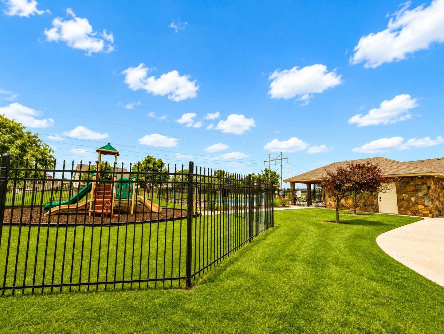 1502 N Shadow Rock Dr Property Photo 33