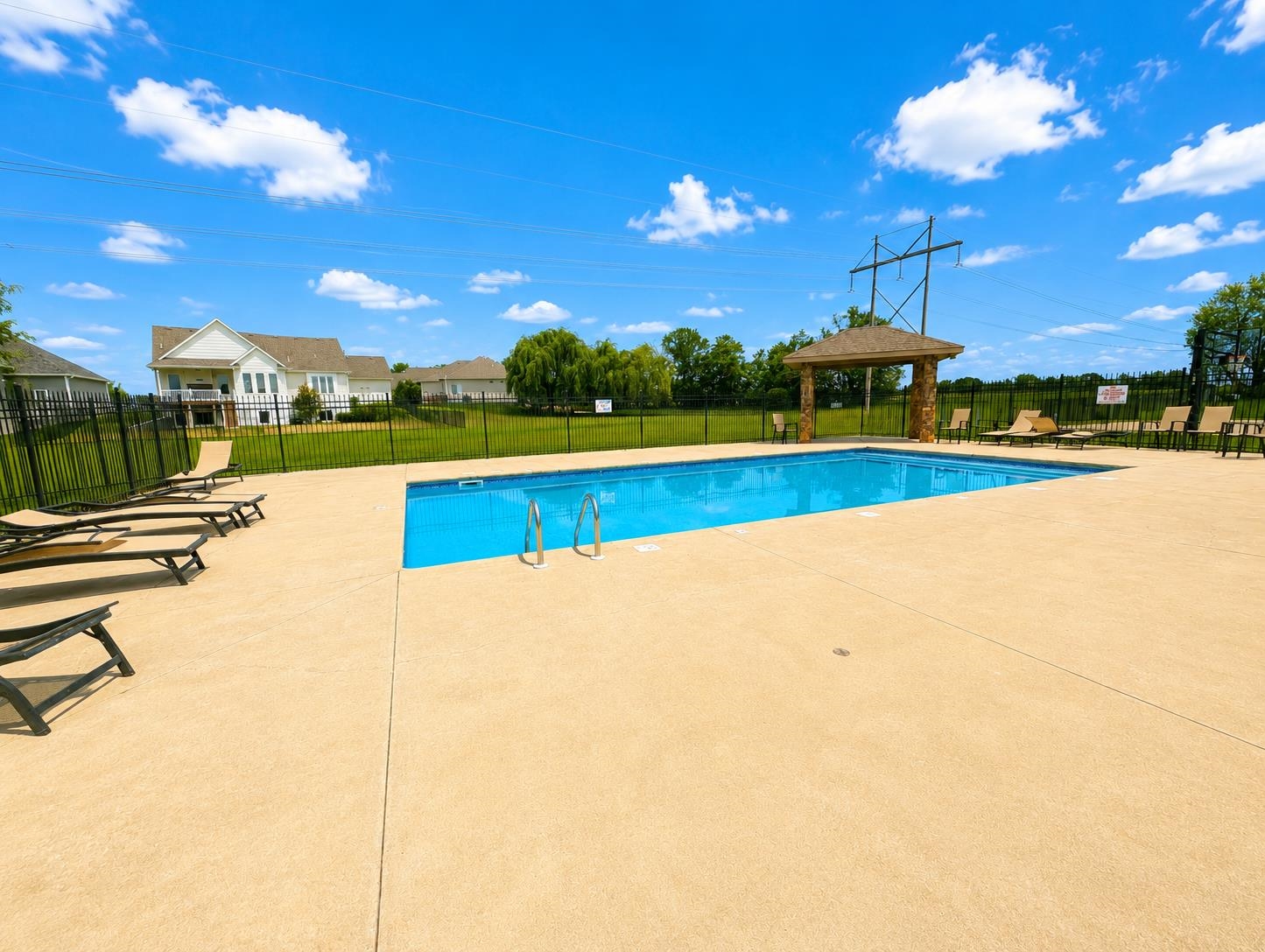 1502 N Shadow Rock Dr Property Photo 34