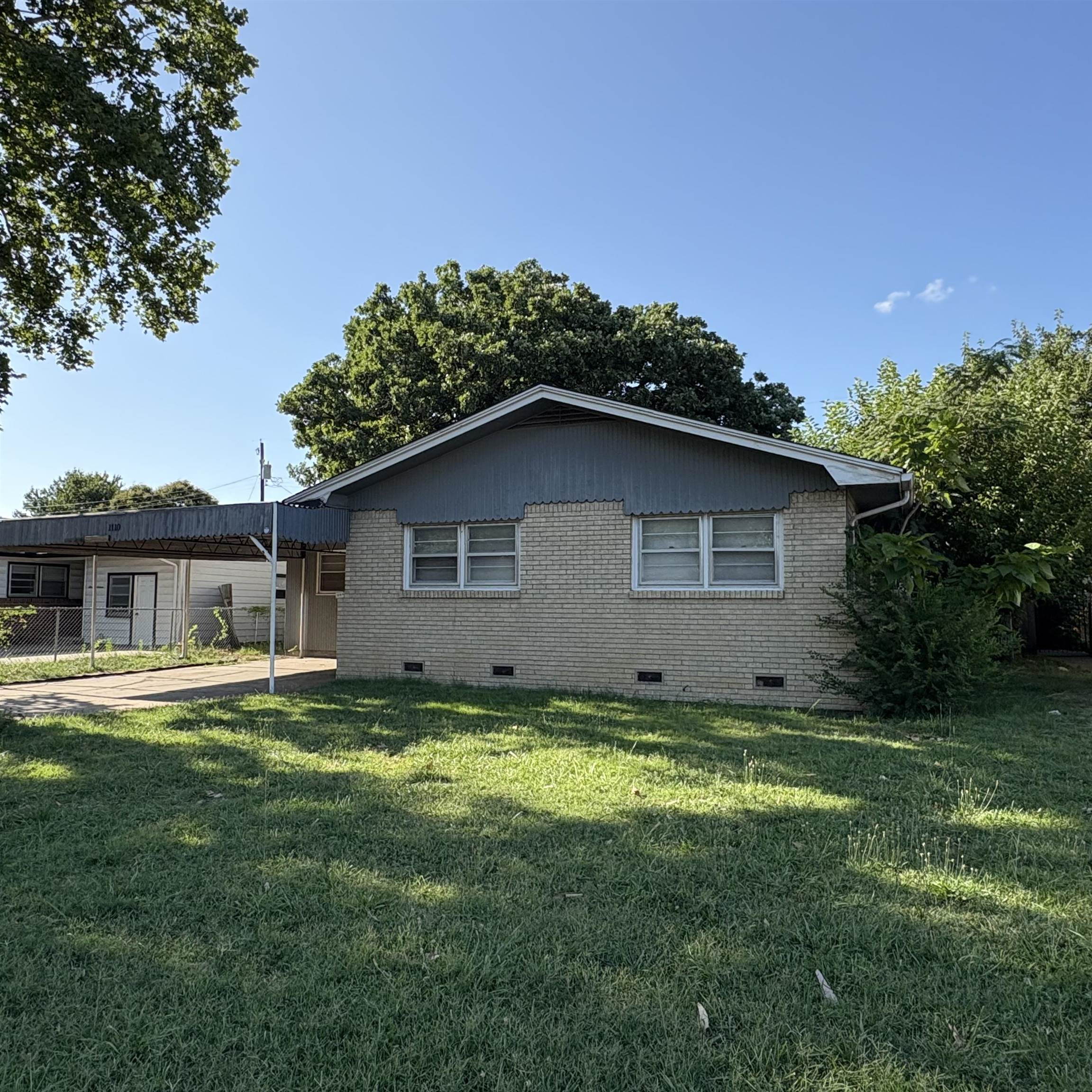 1110 W Marlboro Property Photo 2
