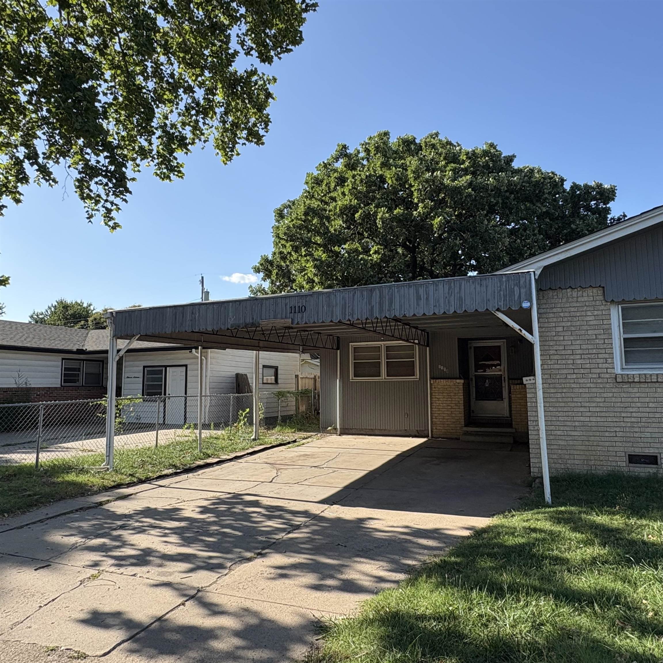 1110 W Marlboro Property Photo 3