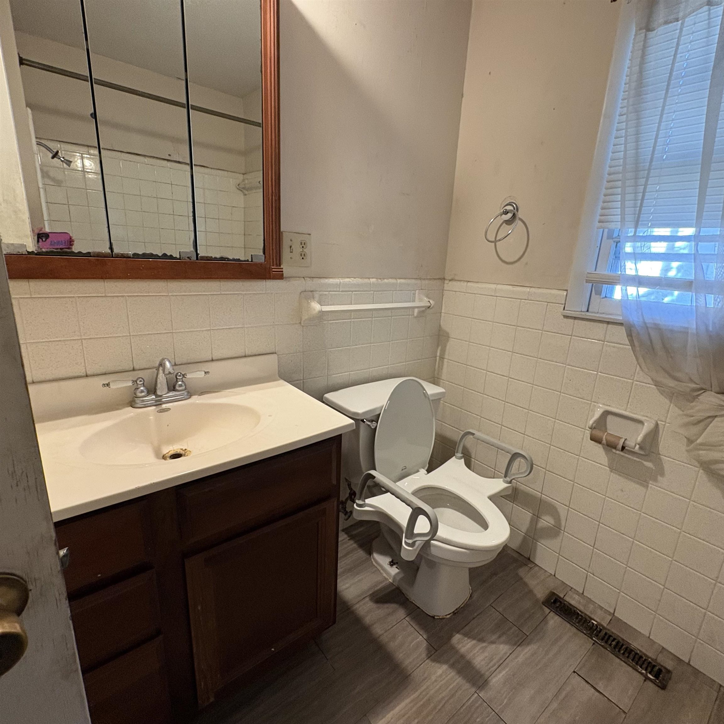 1110 W Marlboro Property Photo 17