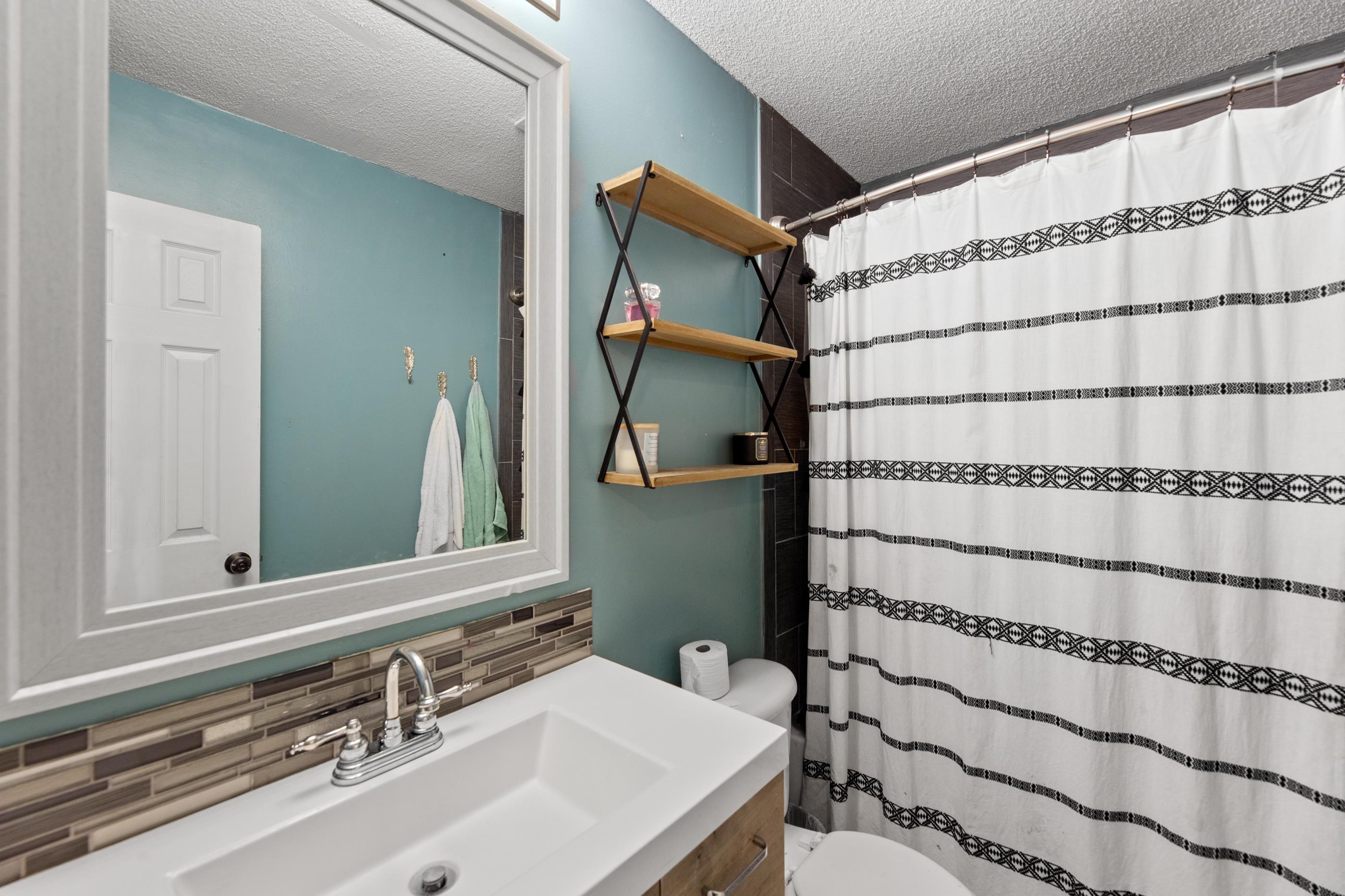 605 Clover Ln. Property Photo 20