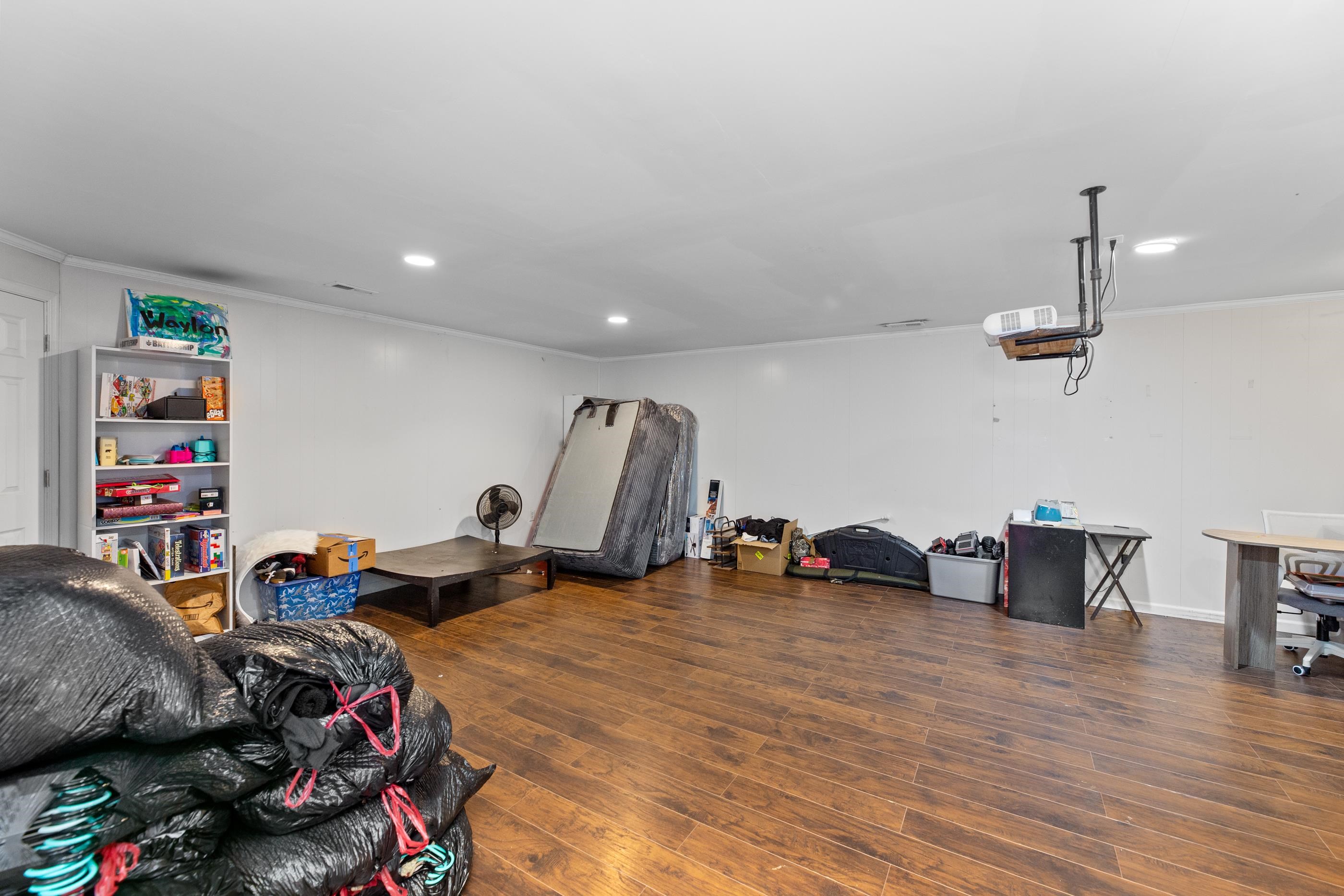 605 Clover Ln. Property Photo 22