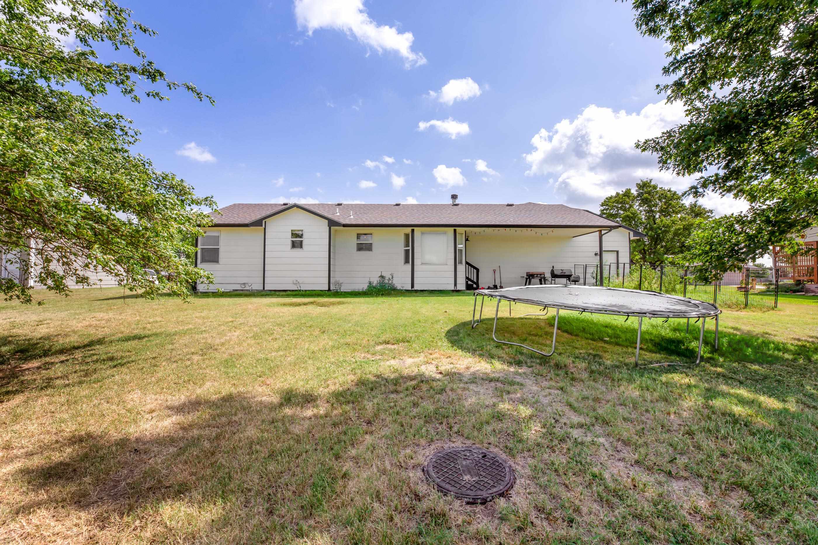 605 Clover Ln. Property Photo 30