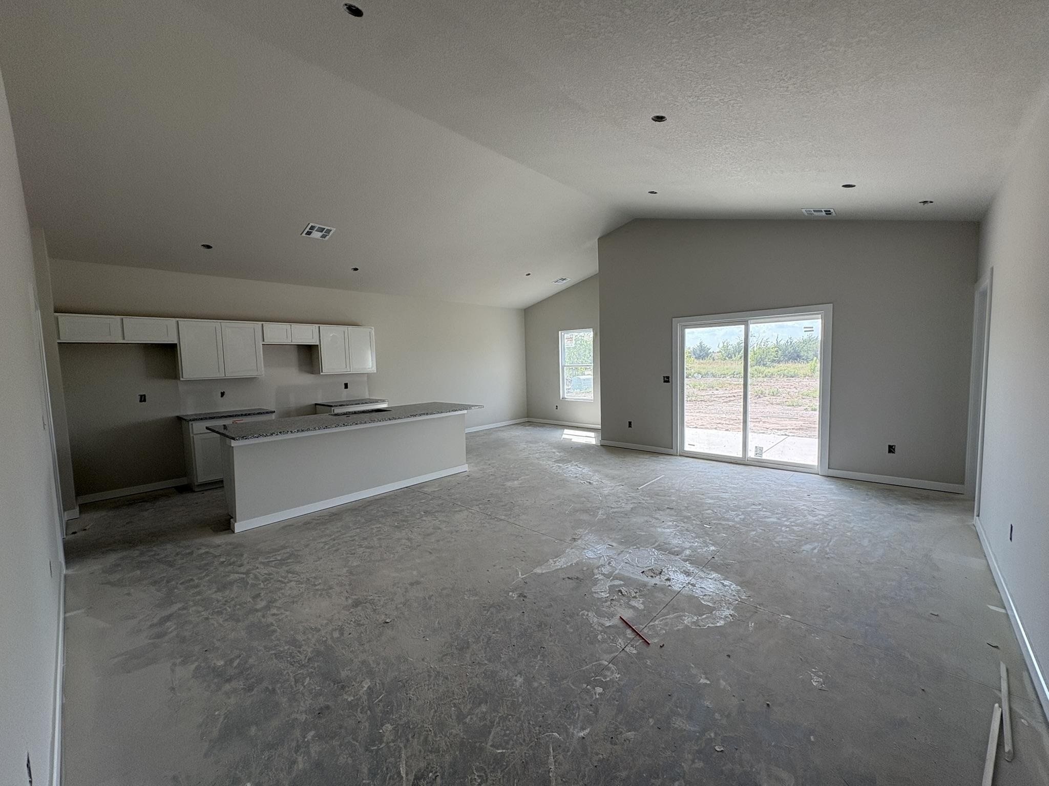 5651 Plumthicket St Property Photo 3