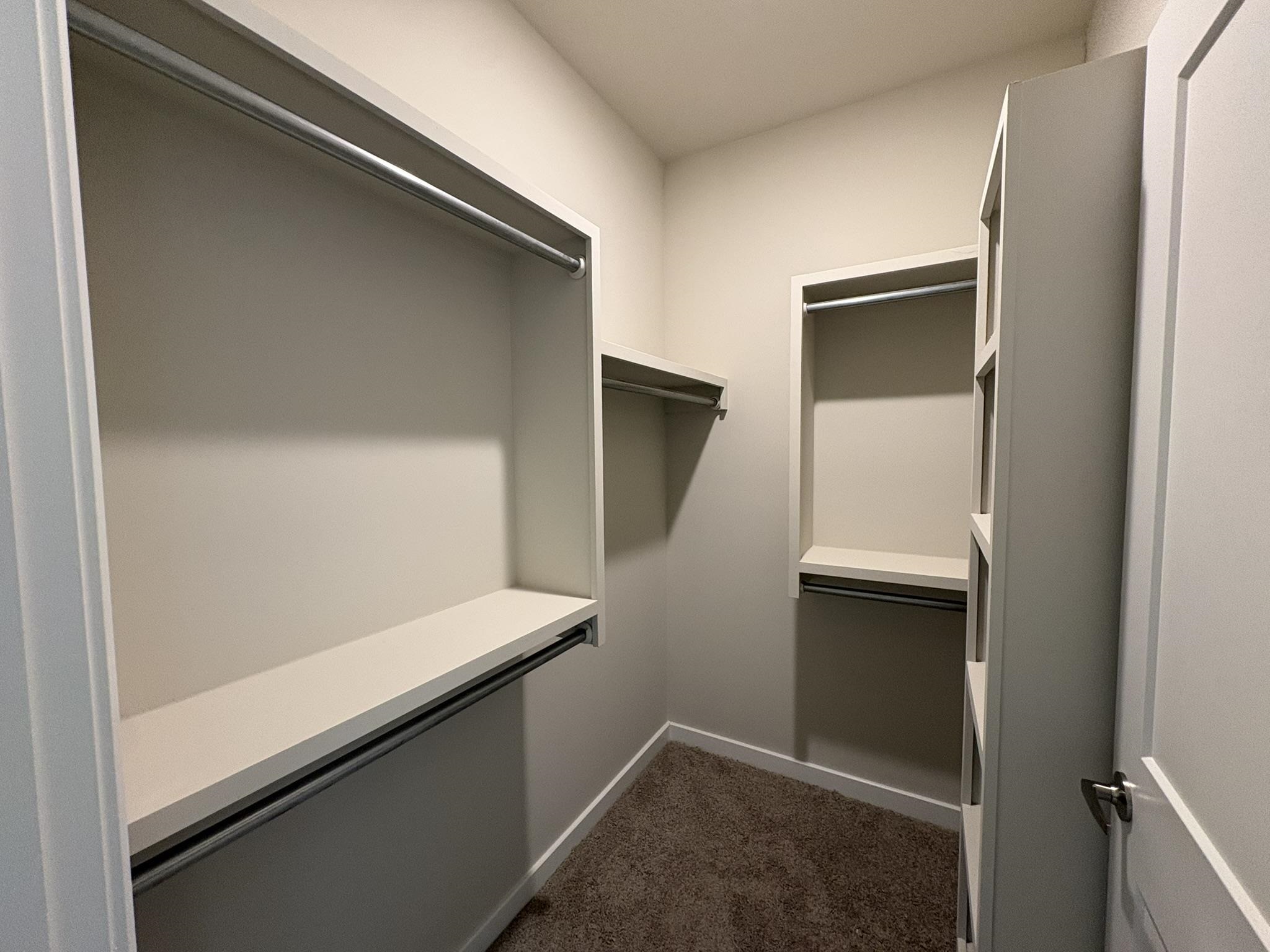 5651 Plumthicket St Property Photo 10
