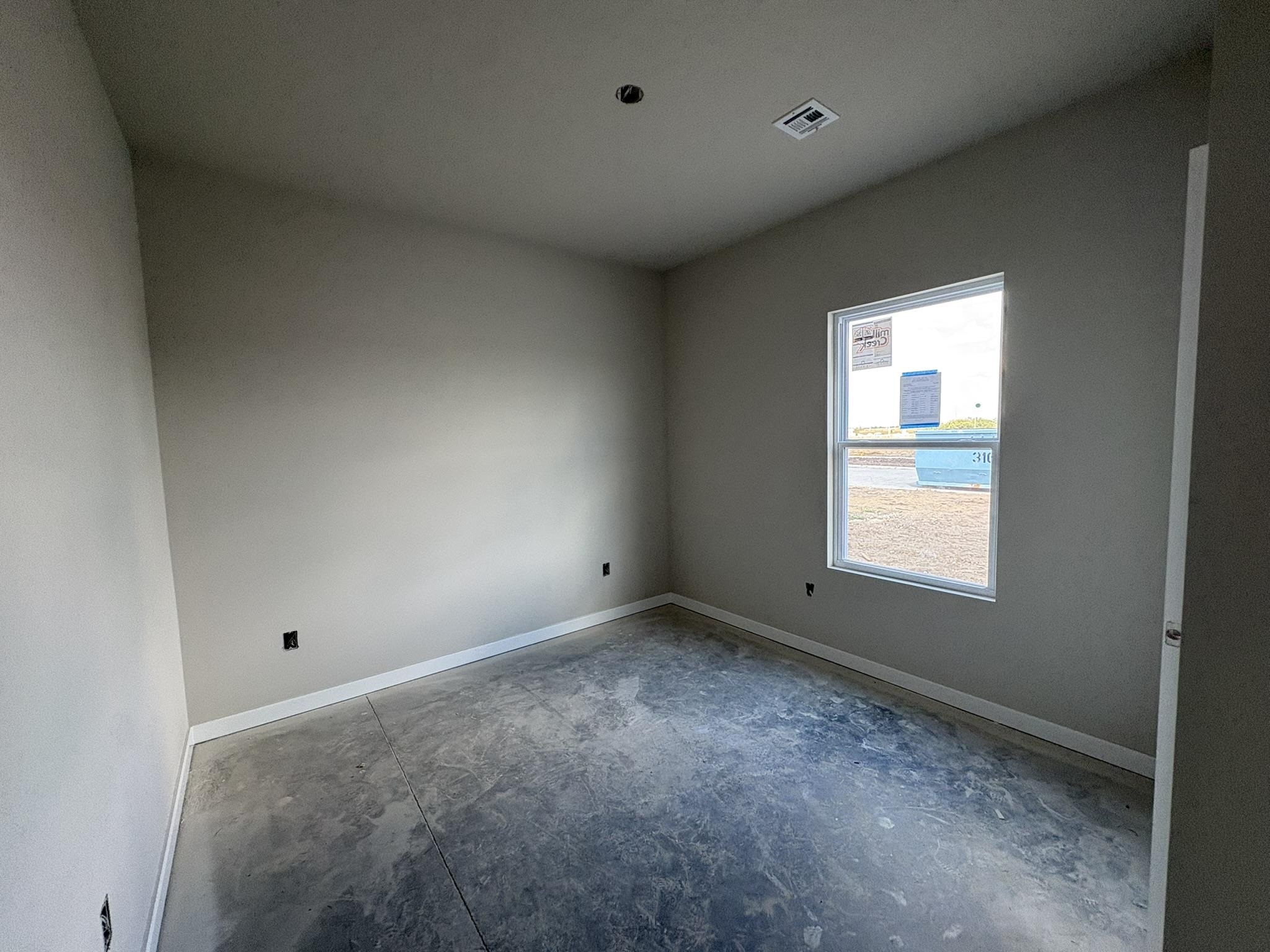 5651 Plumthicket St Property Photo 12