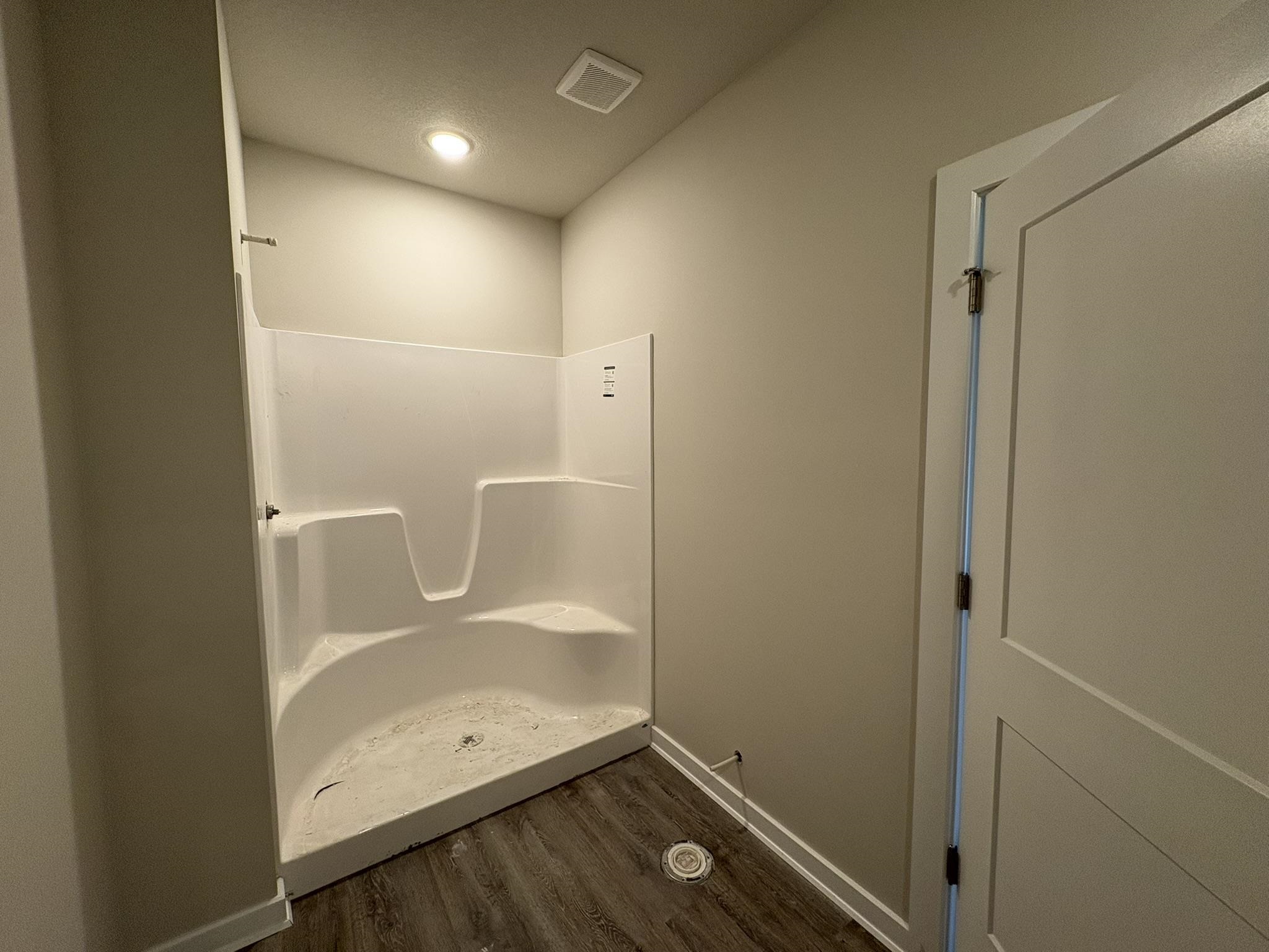 5651 Plumthicket St Property Photo 12