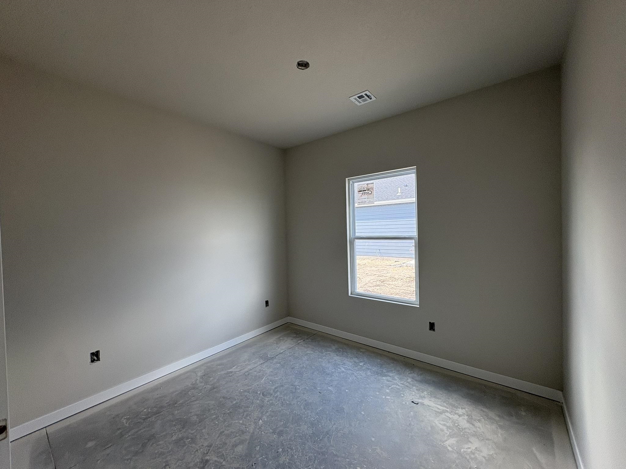 5651 Plumthicket St Property Photo 13