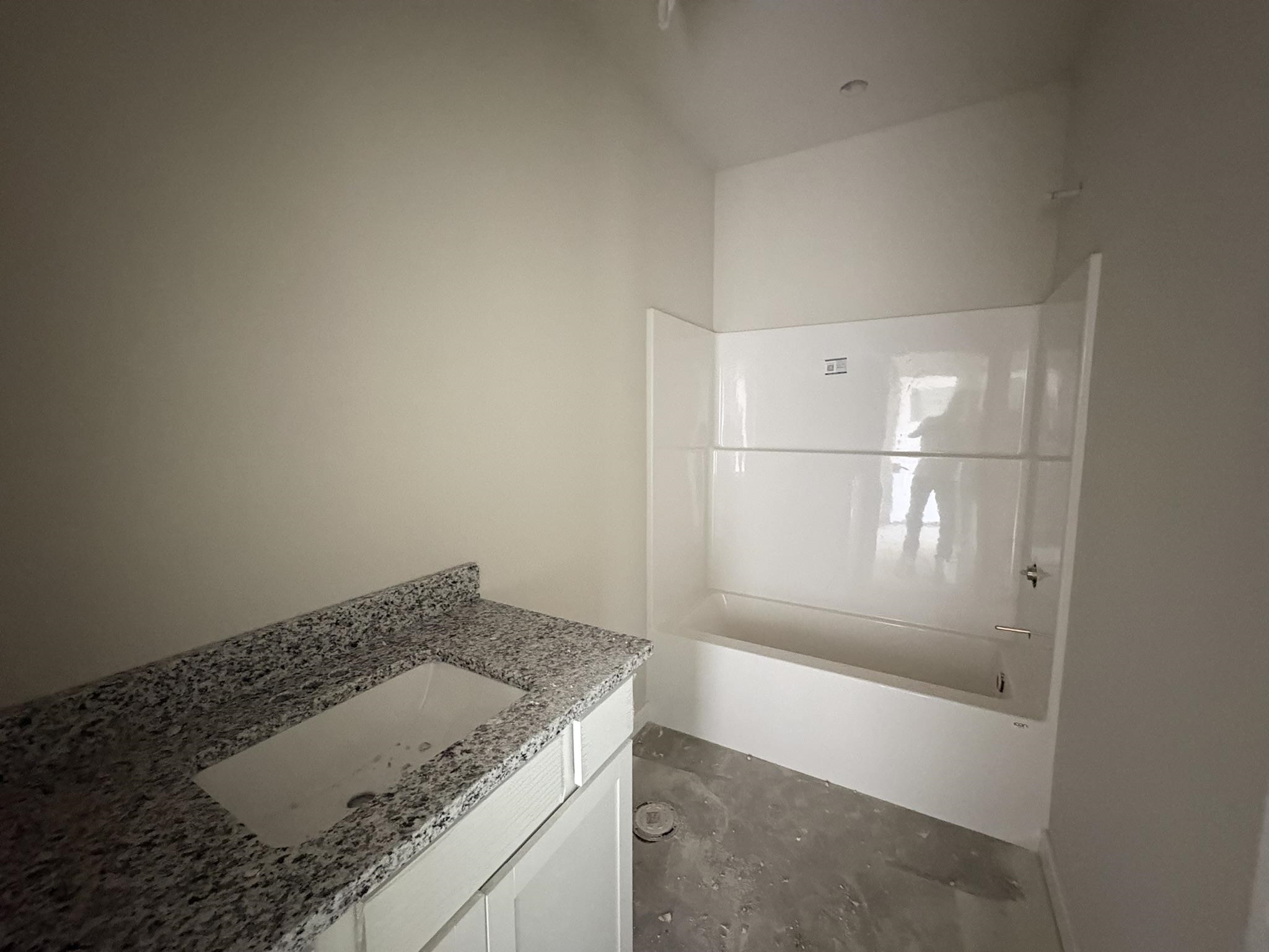 5651 Plumthicket St Property Photo 14