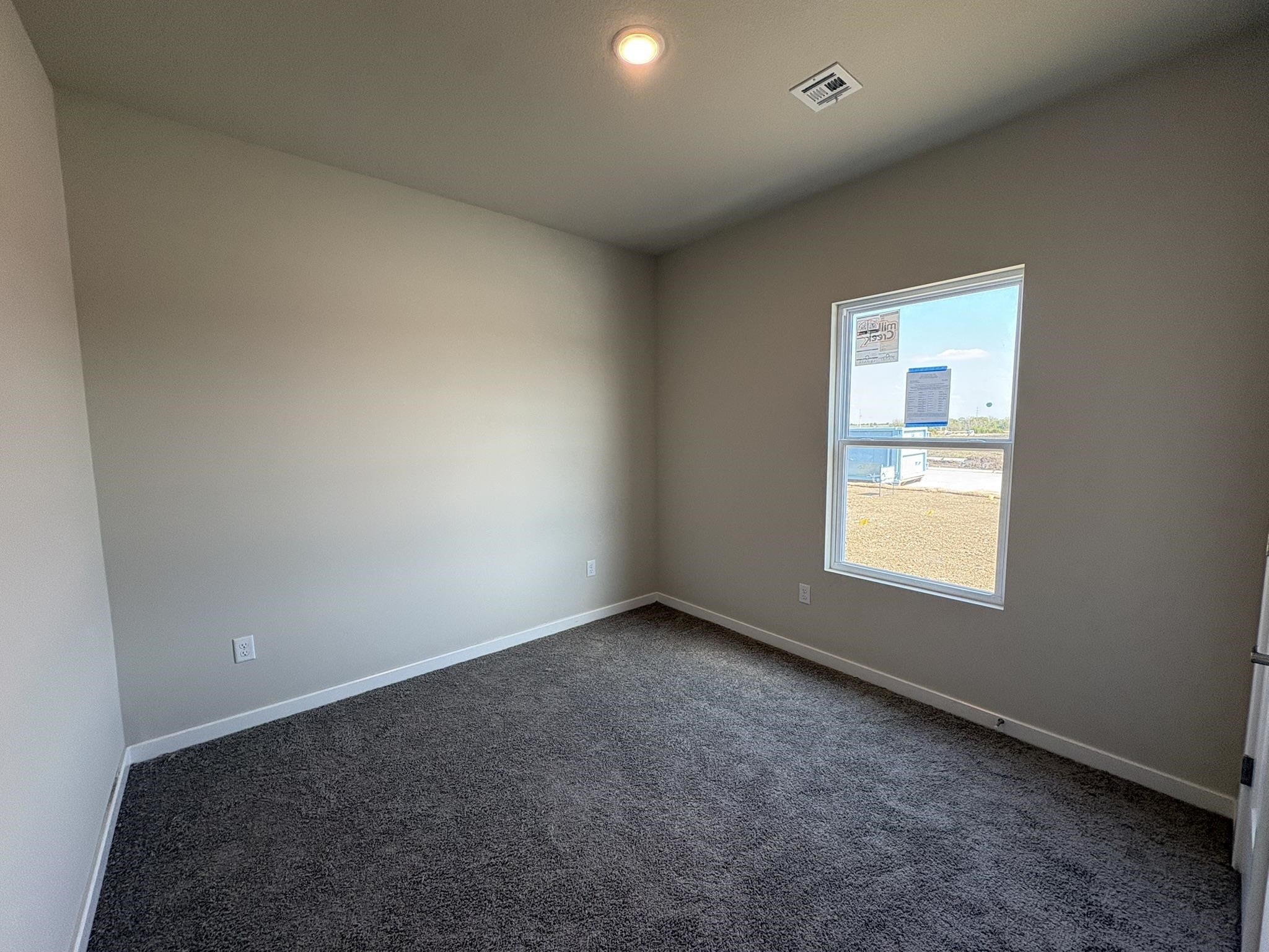 5651 Plumthicket St Property Photo 16
