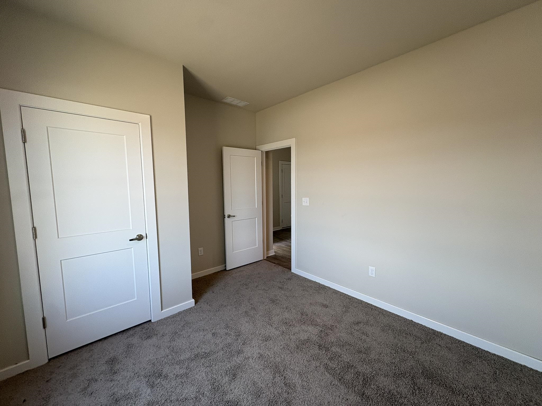 5651 Plumthicket St Property Photo 17