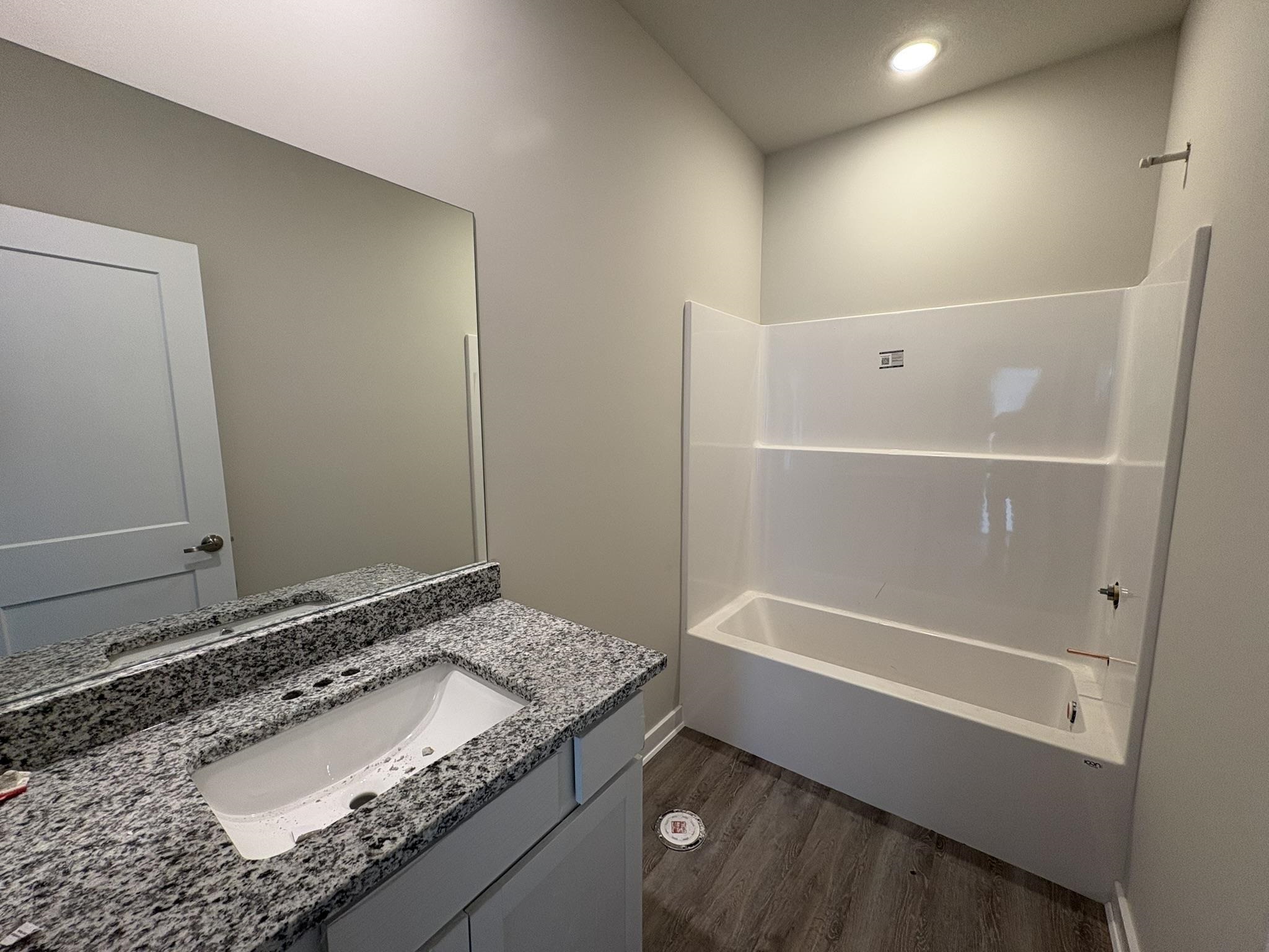 5651 Plumthicket St Property Photo 18
