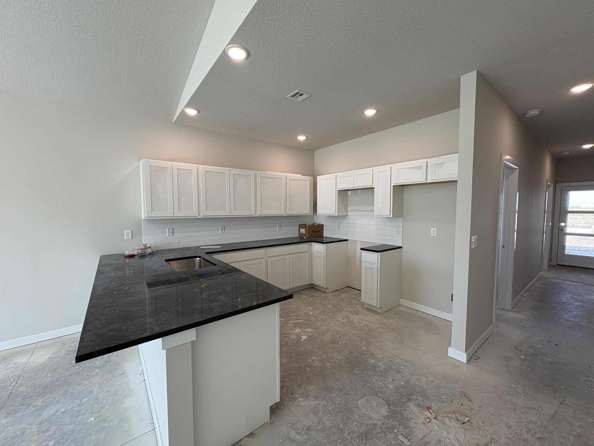 5701 Plumthicket St Property Photo 2