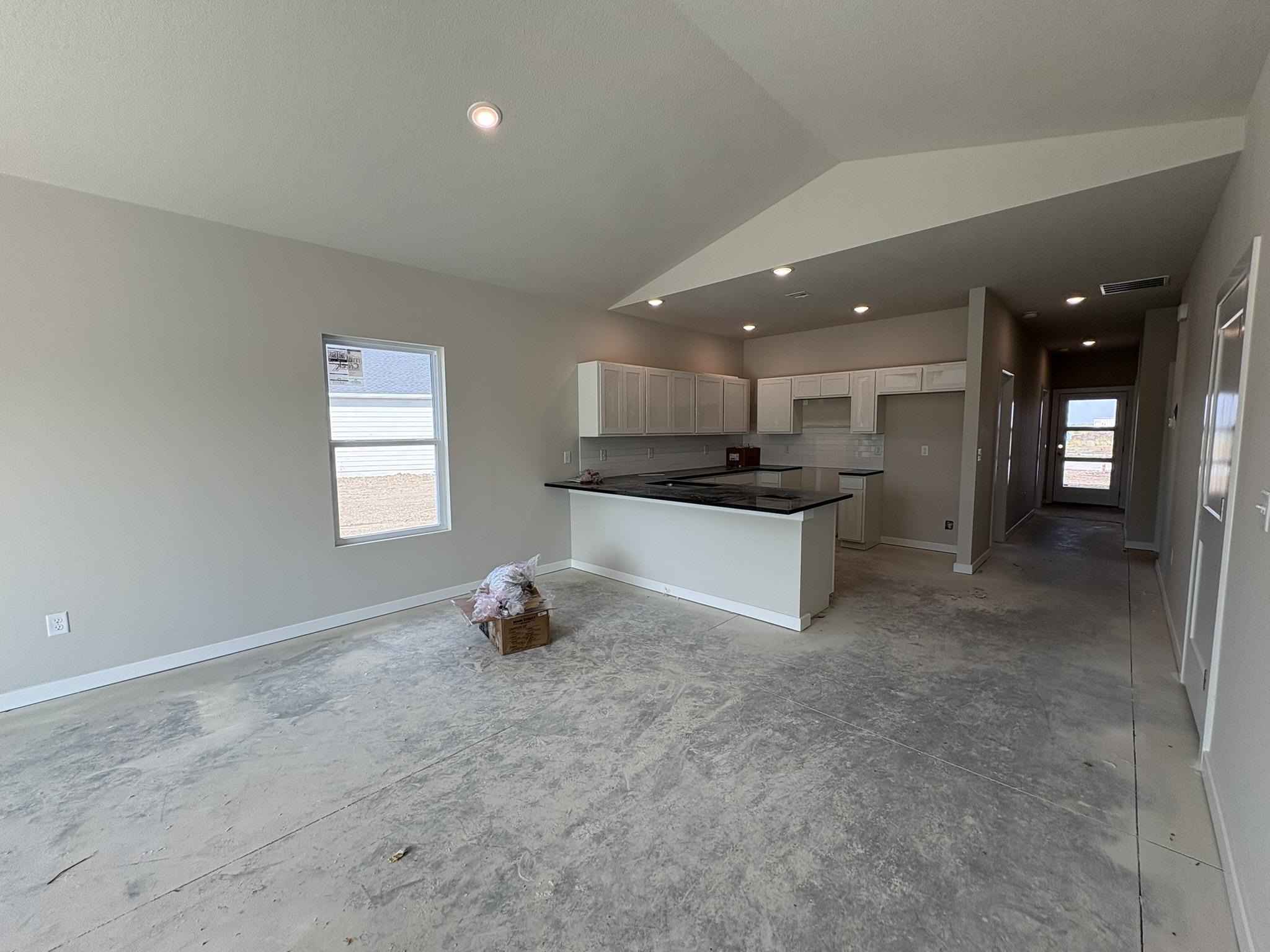 5701 Plumthicket St Property Photo 6