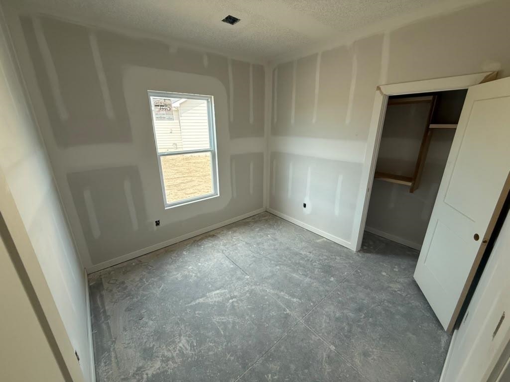 5701 Plumthicket St Property Photo 7