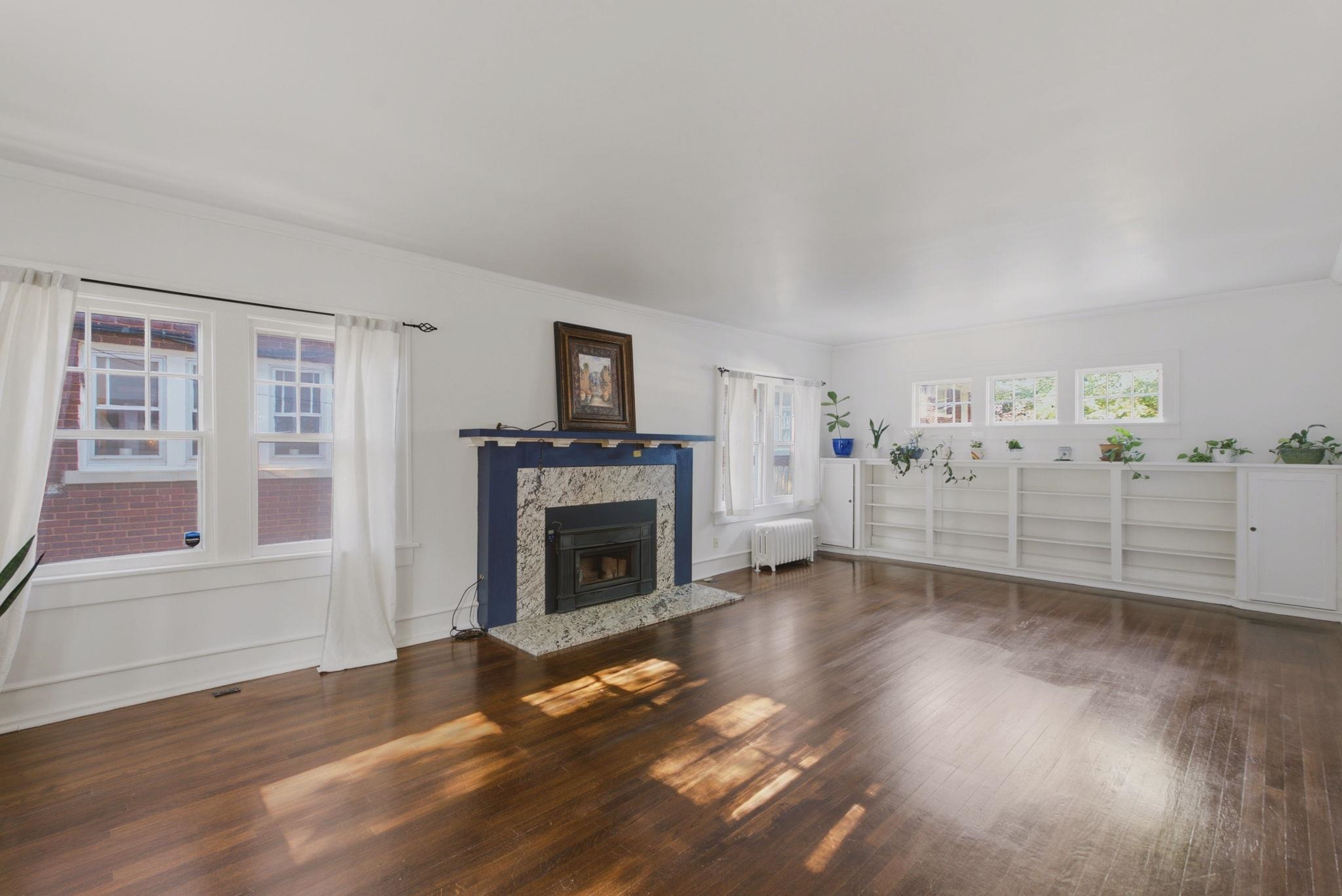 105 N Broadview Street Property Photo 8
