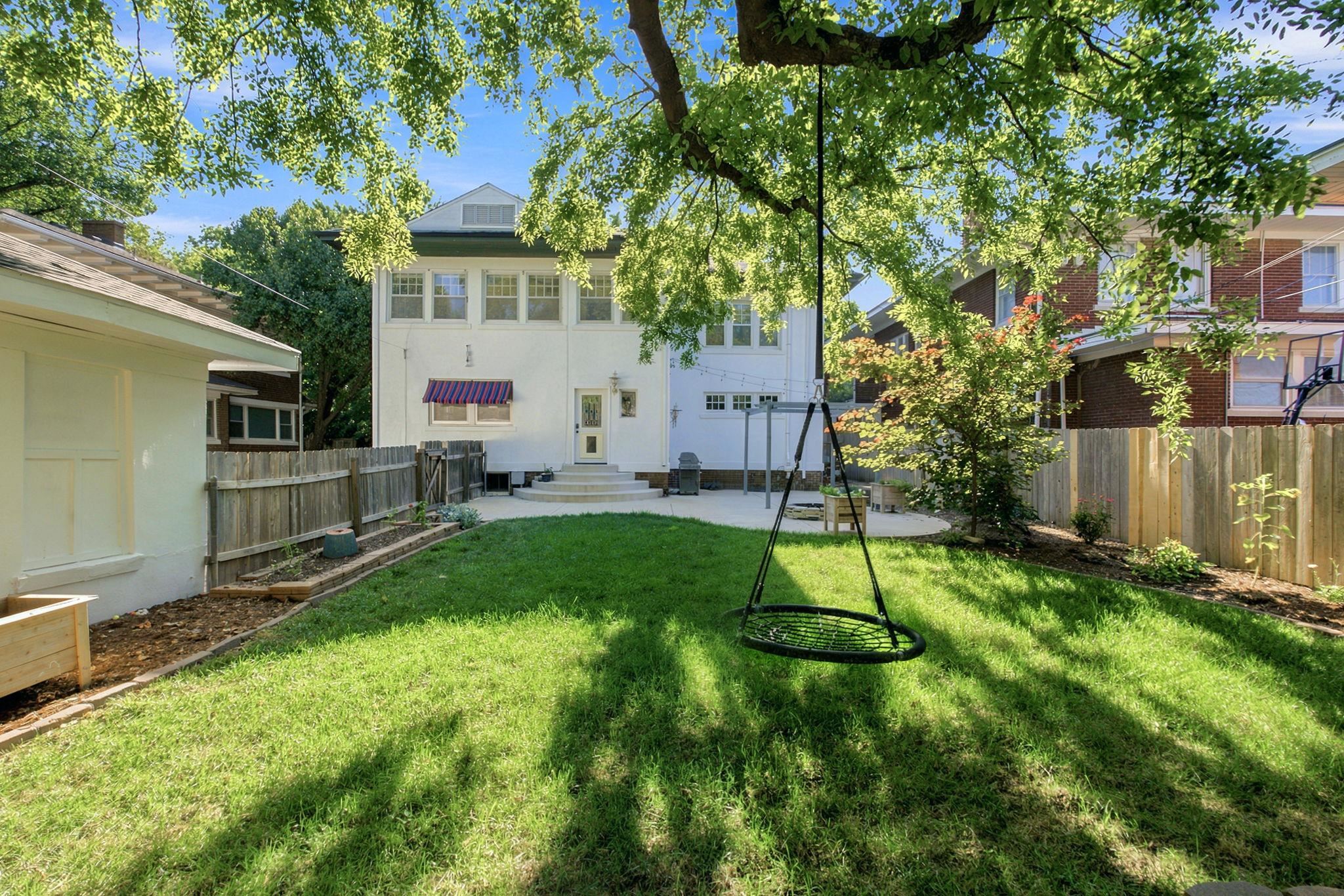 105 N Broadview Street Property Photo 36