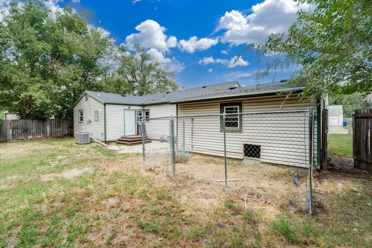417 W Hollywood Dr Property Photo 29