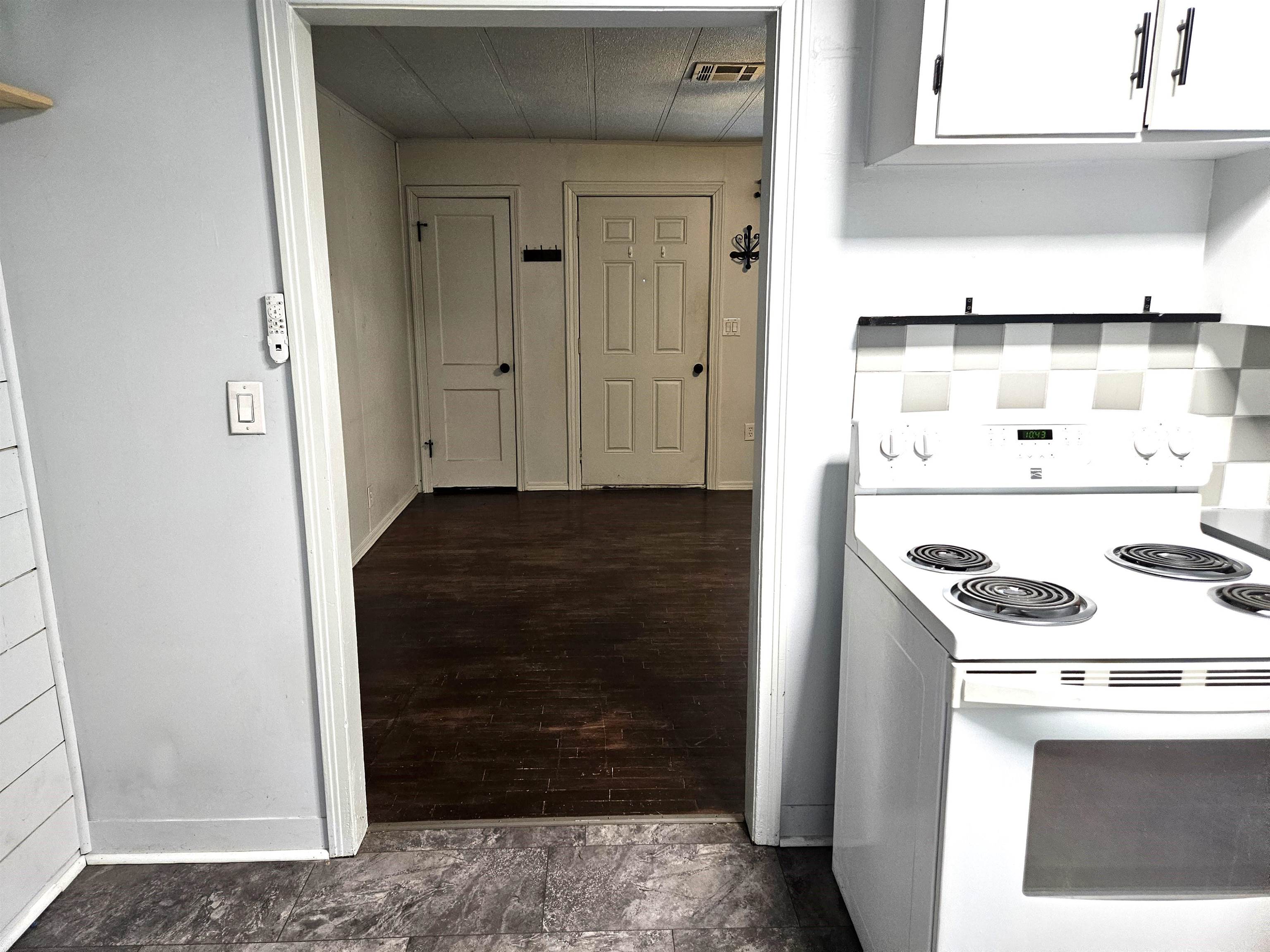 320 Mccabe St Property Photo 8