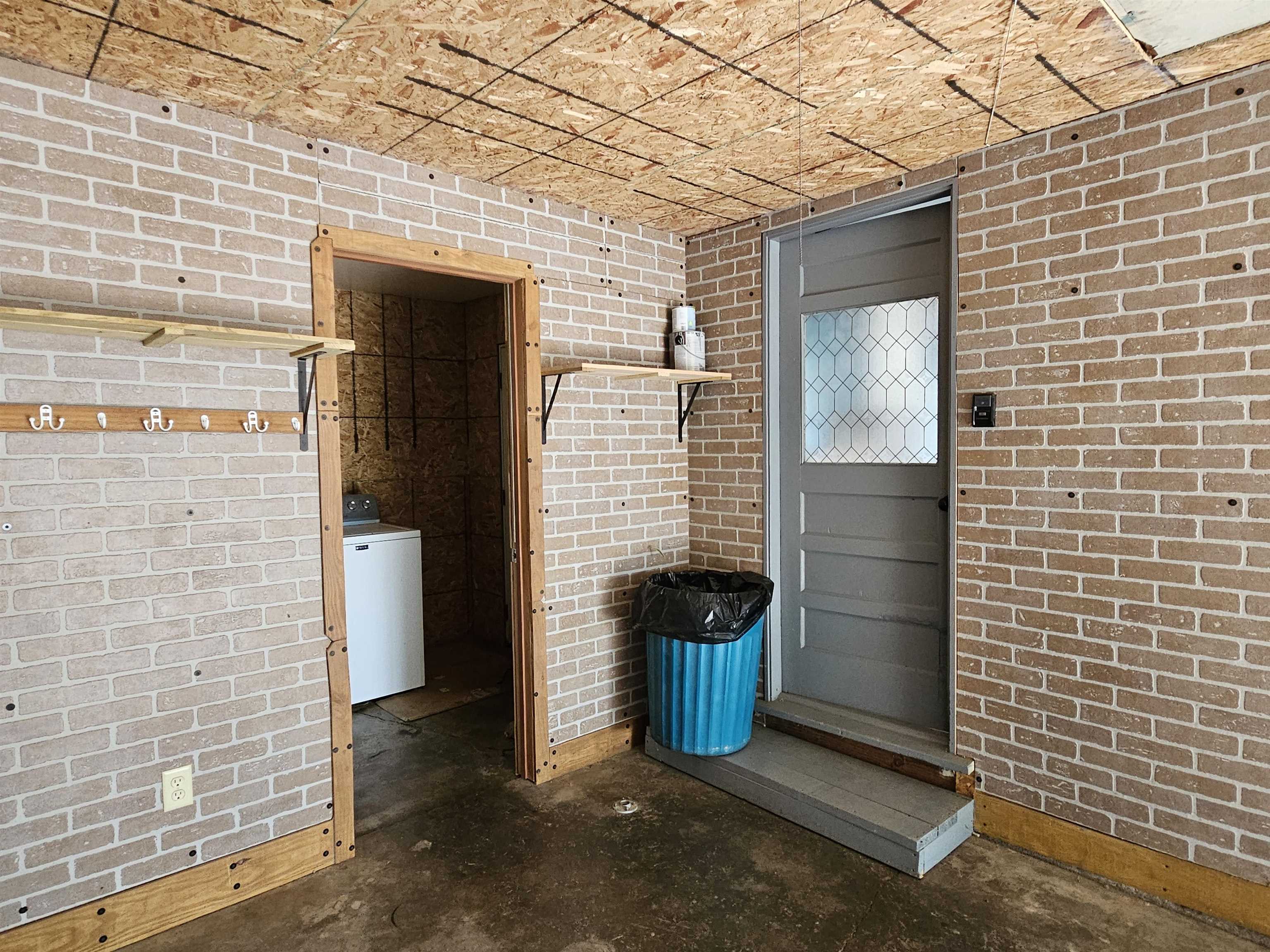 320 Mccabe St Property Photo 18