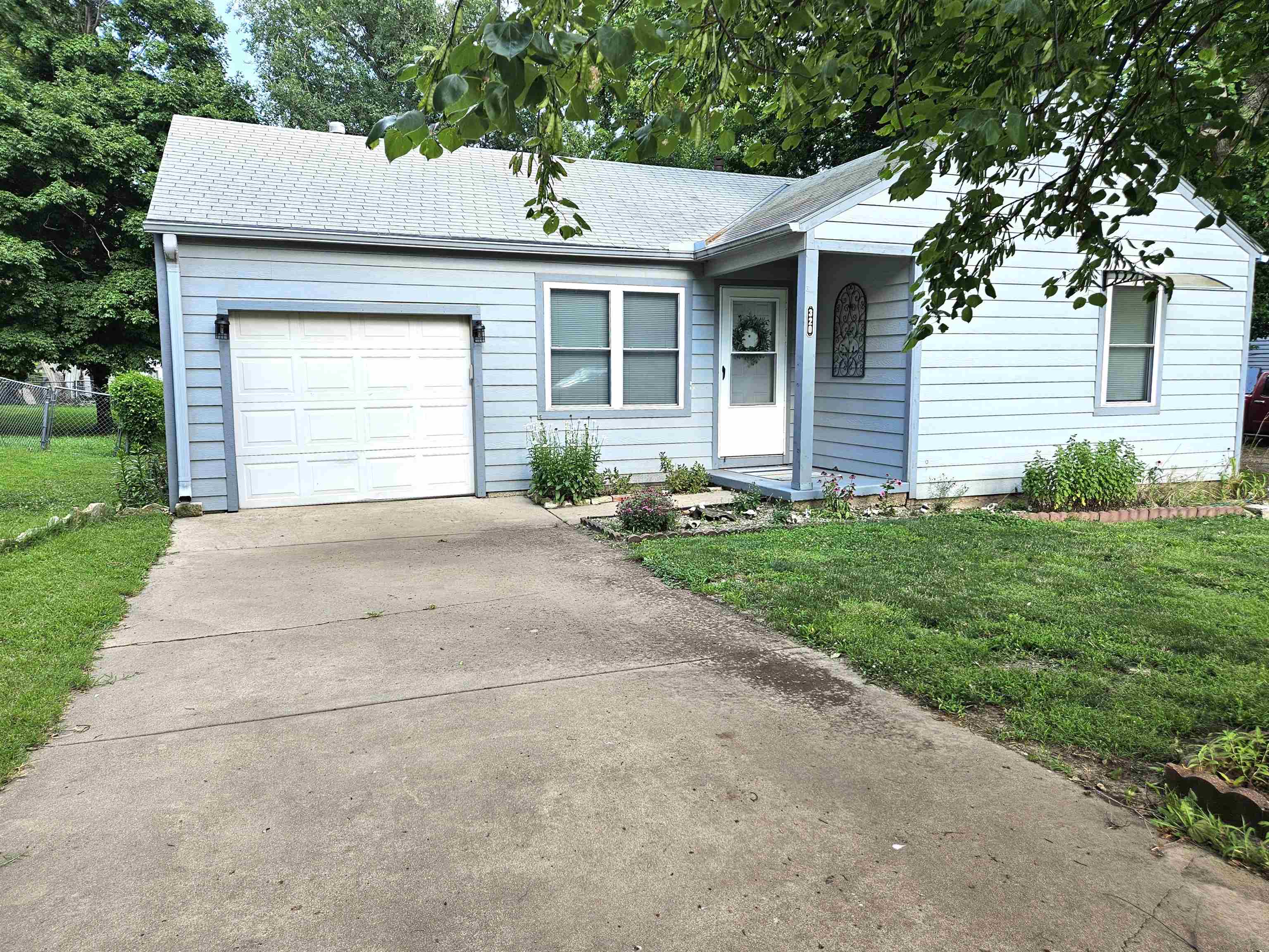 320 Mccabe St Property Photo 22