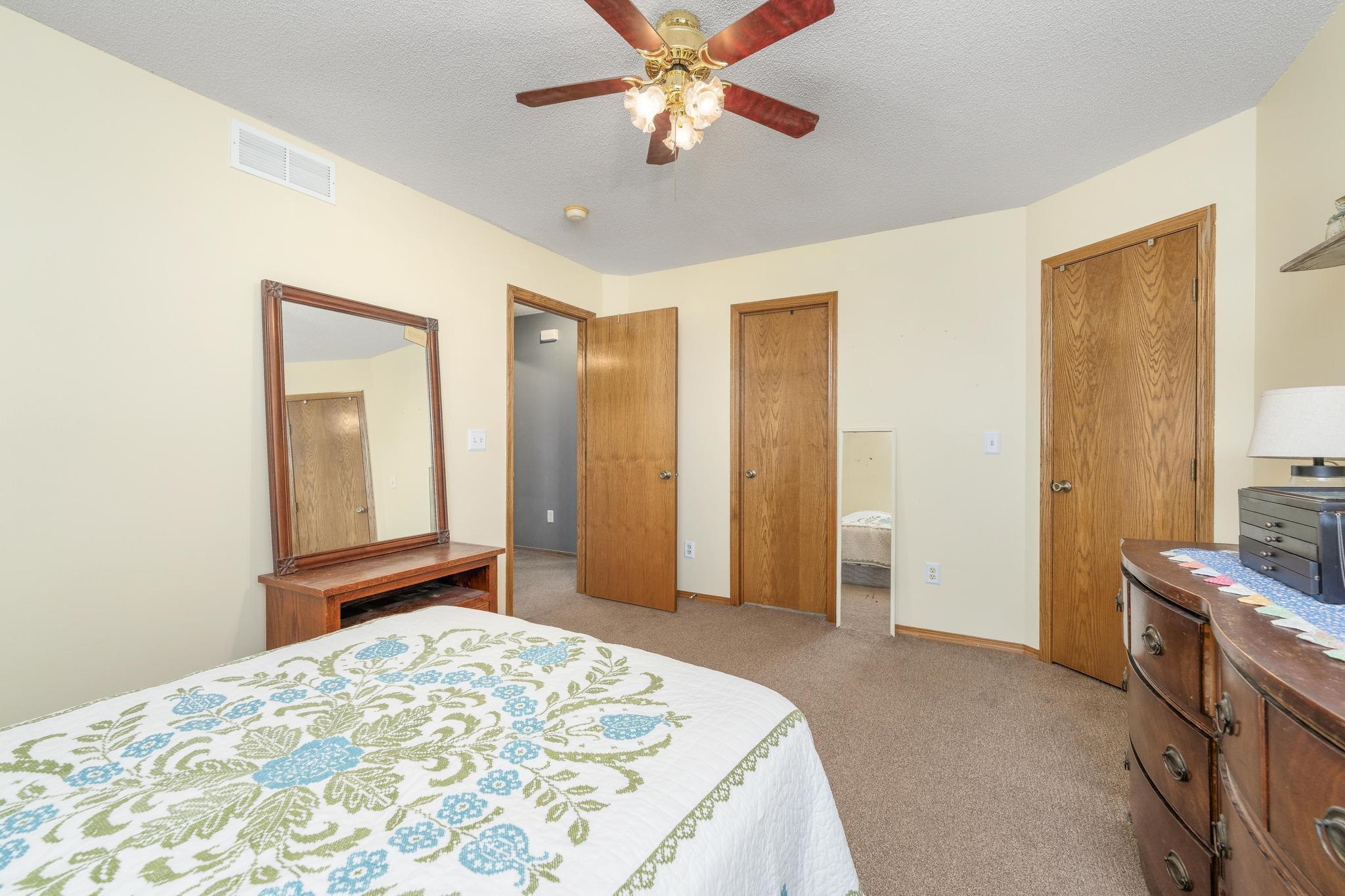 1815 N Country Walk Property Photo 15