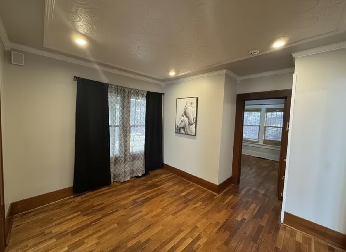 633 S Poplar Property Photo 7