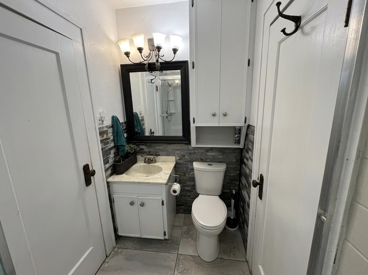 633 S Poplar Property Photo 13