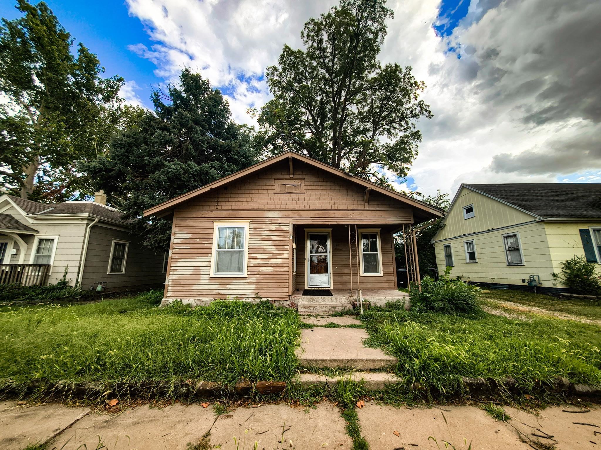 320 Center Property Photo 1