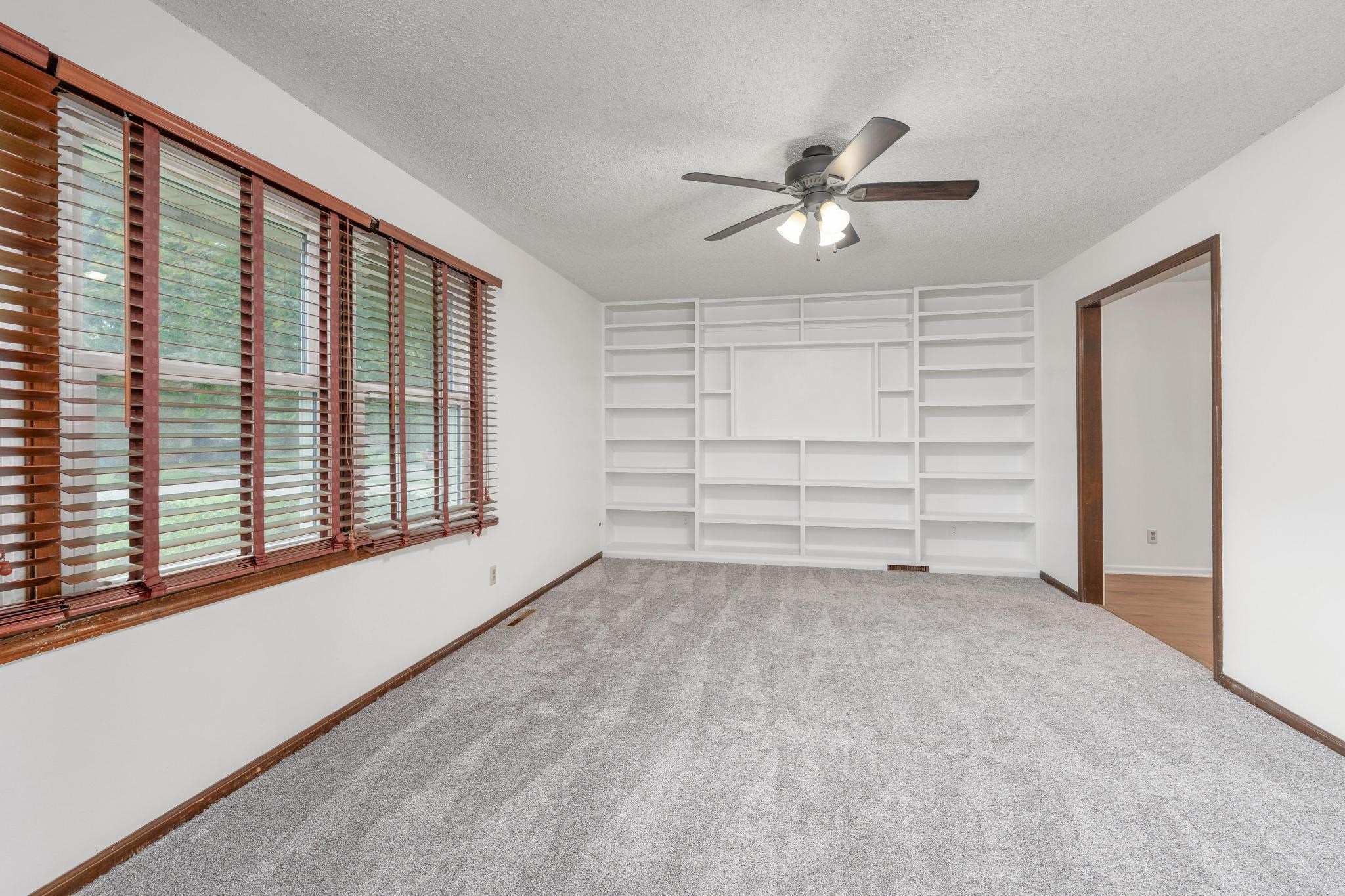 351 S Shefford Property Photo 4
