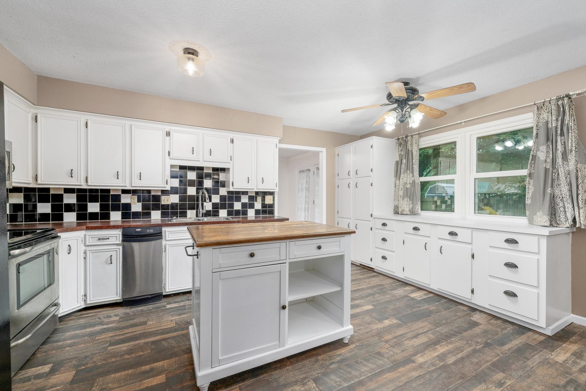 351 S Shefford Property Photo 11