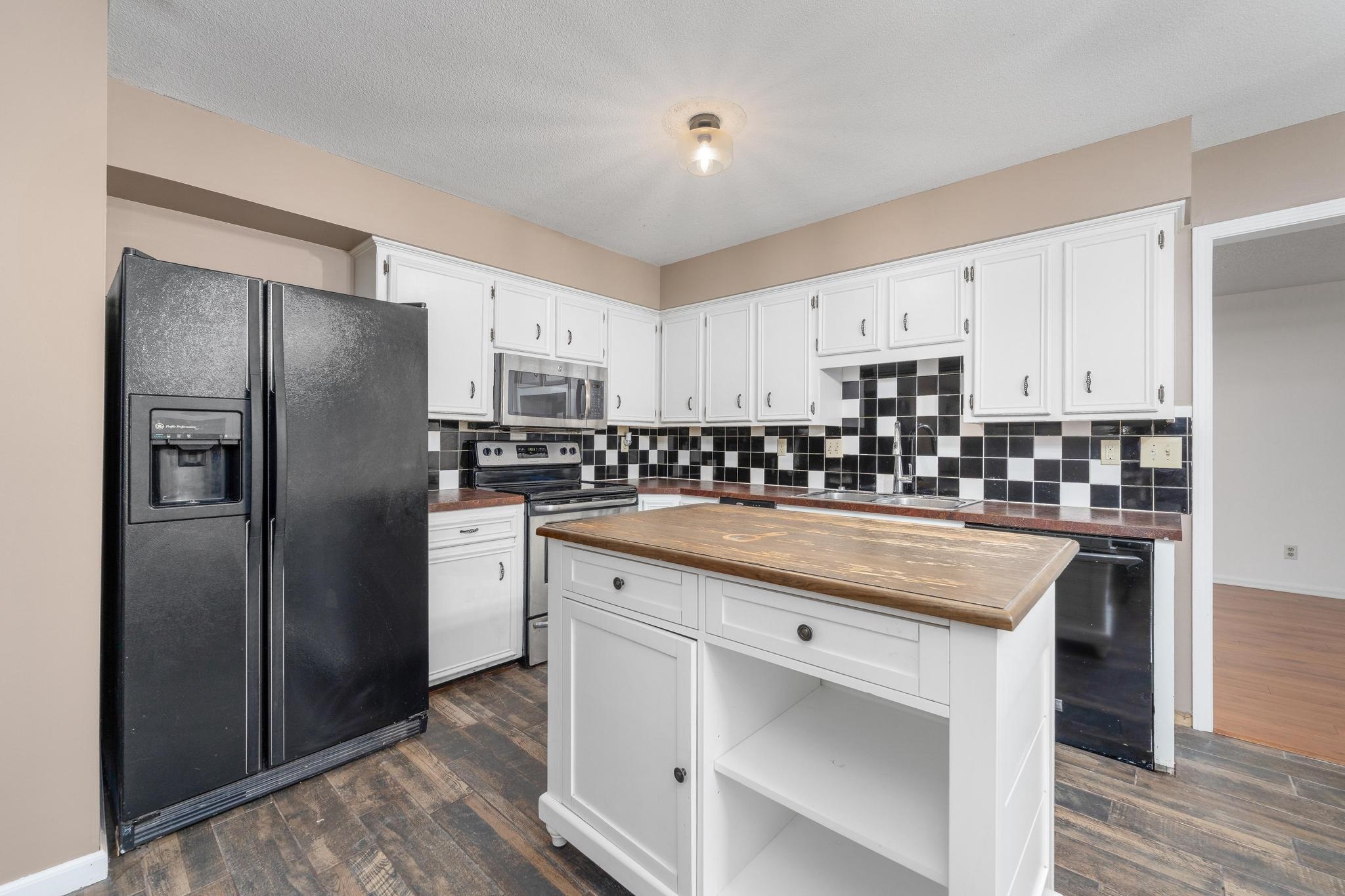 351 S Shefford Property Photo 12