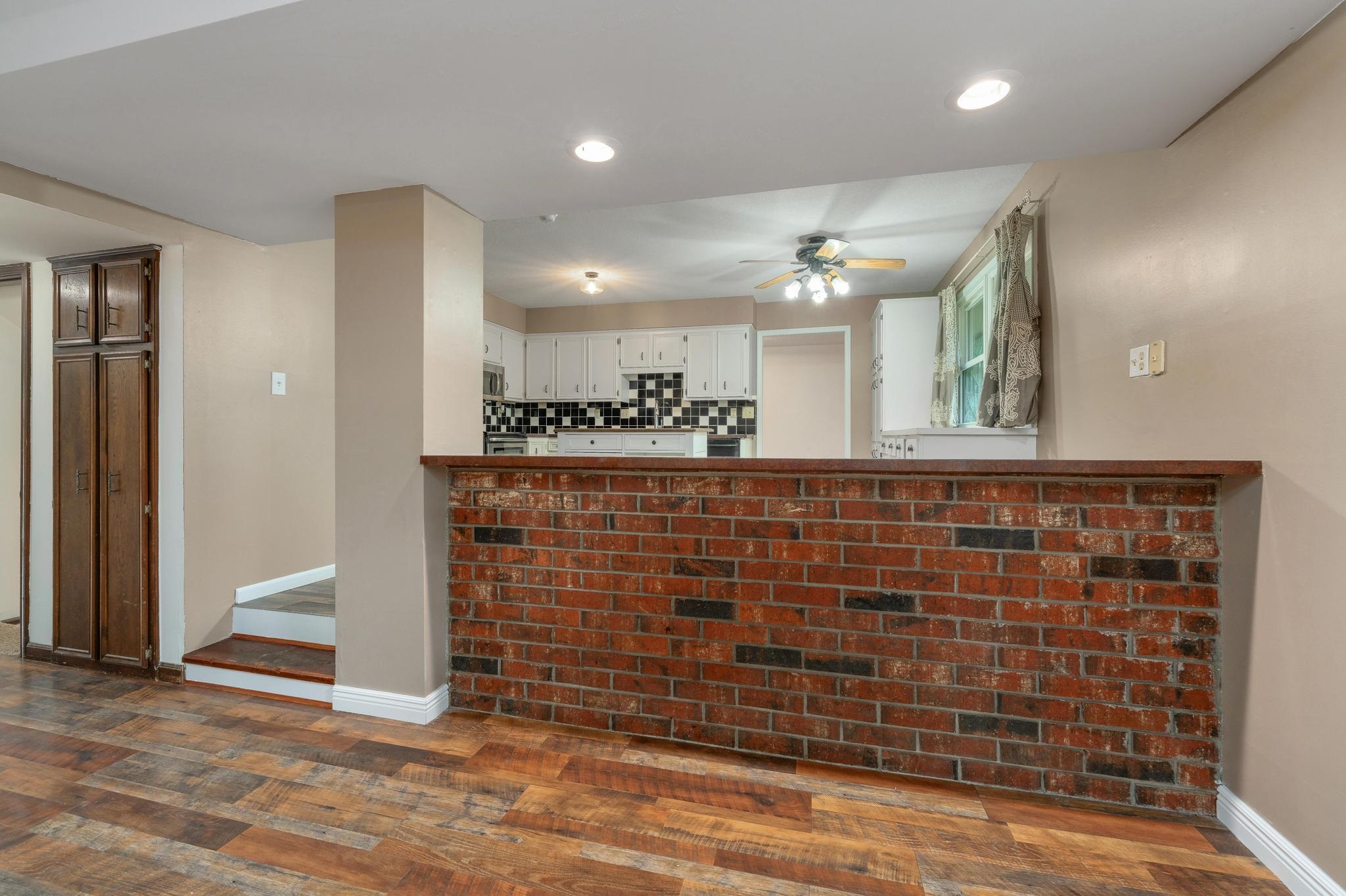 351 S Shefford Property Photo 14