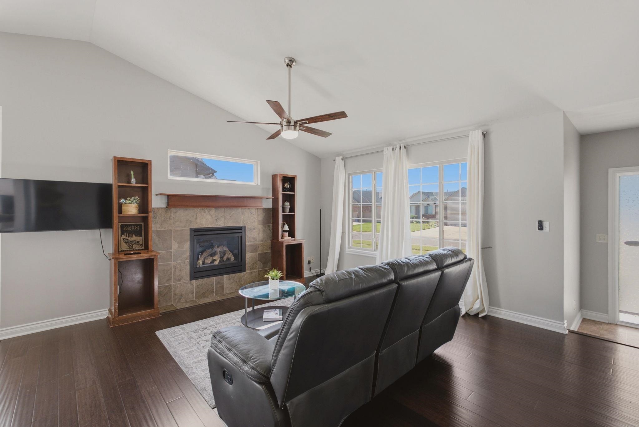 10614 E Zimmerly St Property Photo 4