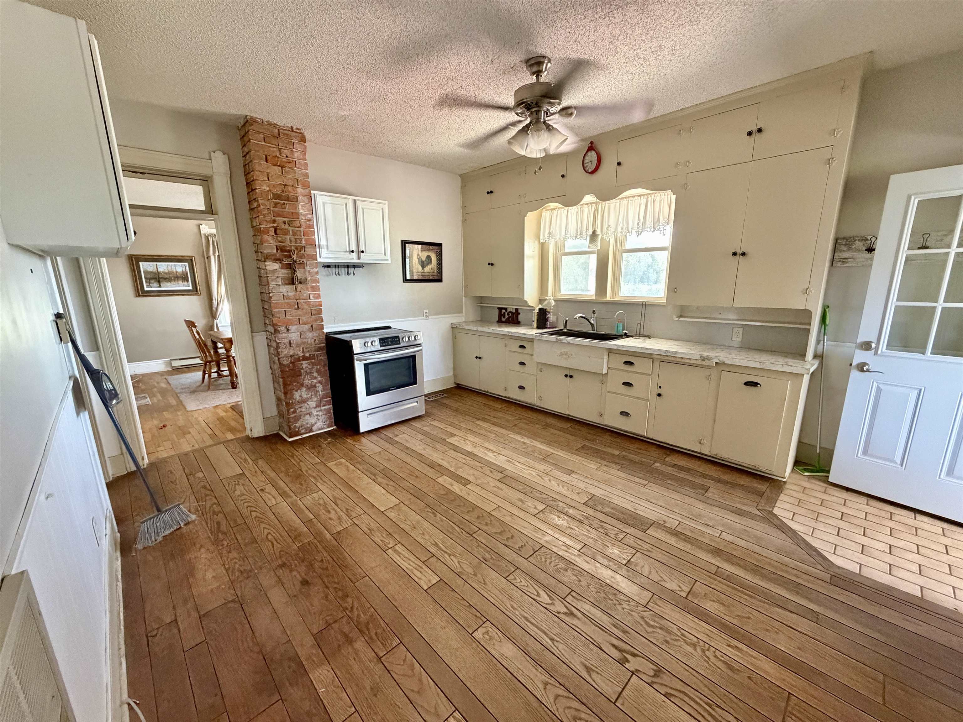 6107 S Hoover Rd Property Photo 18