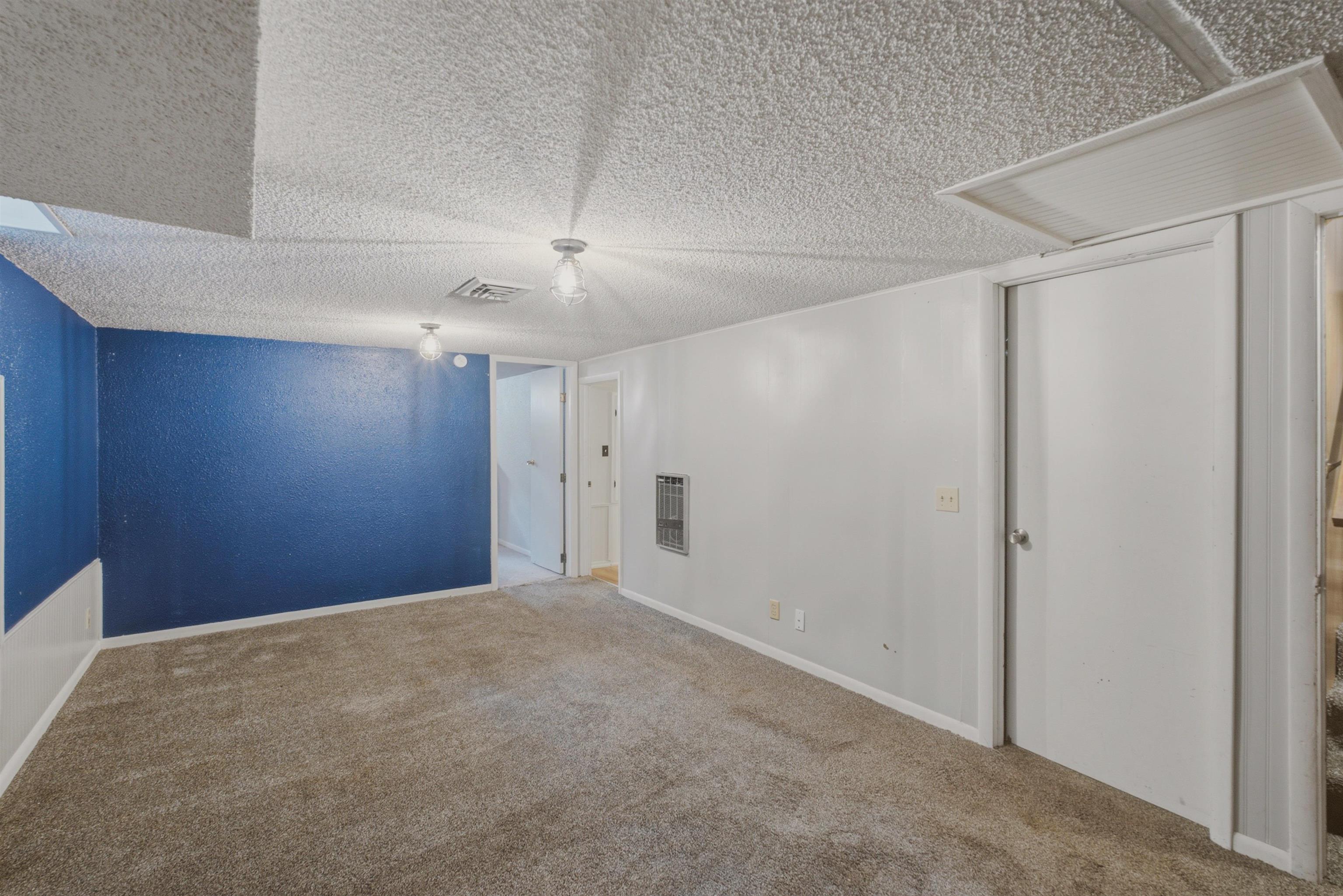 321 S 1st St Property Photo 20