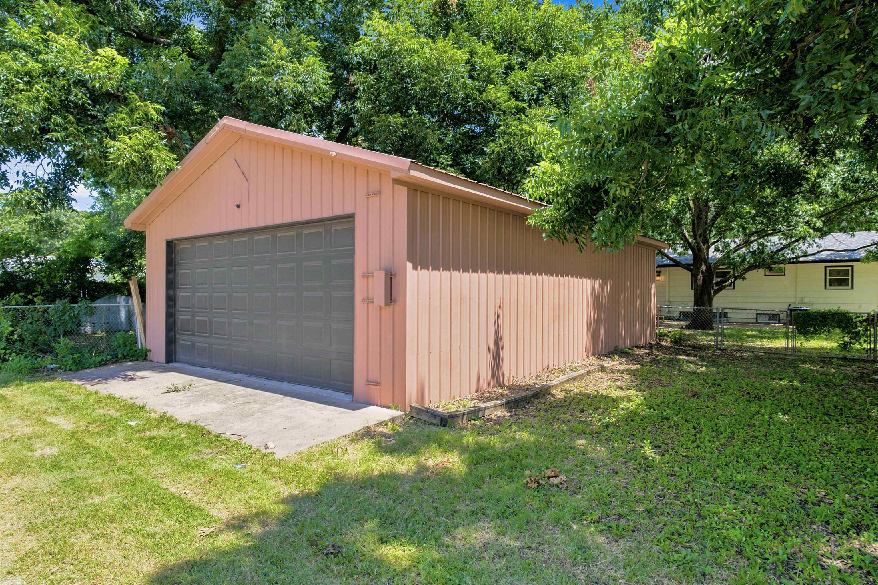 321 S 1st St Property Photo 31