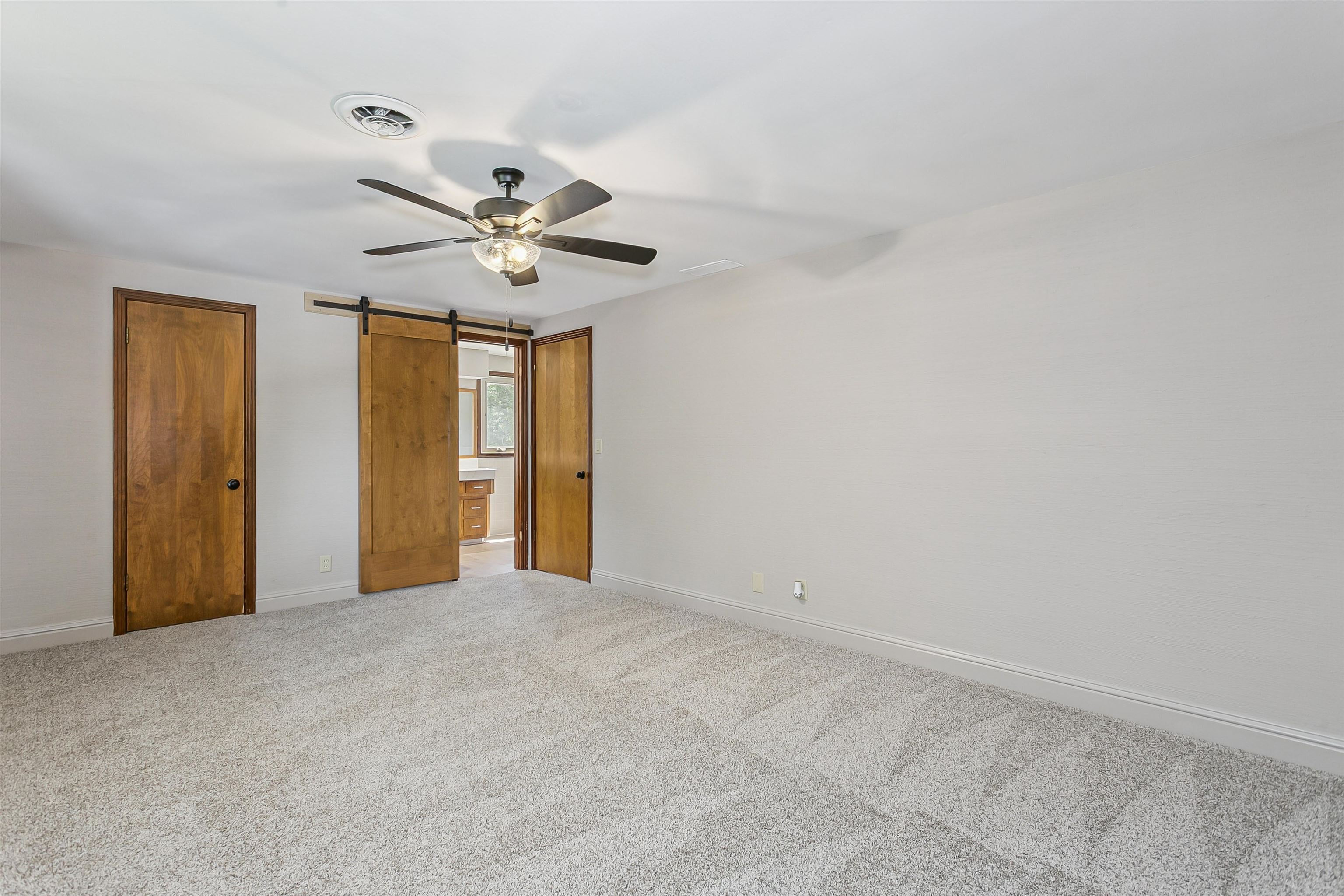 328 N Hampton Property Photo 22