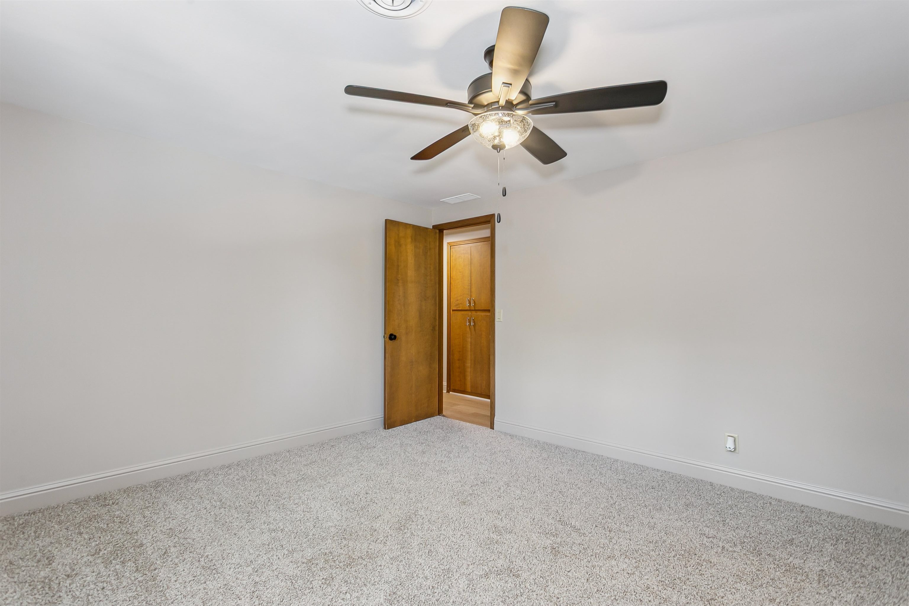 328 N Hampton Property Photo 27