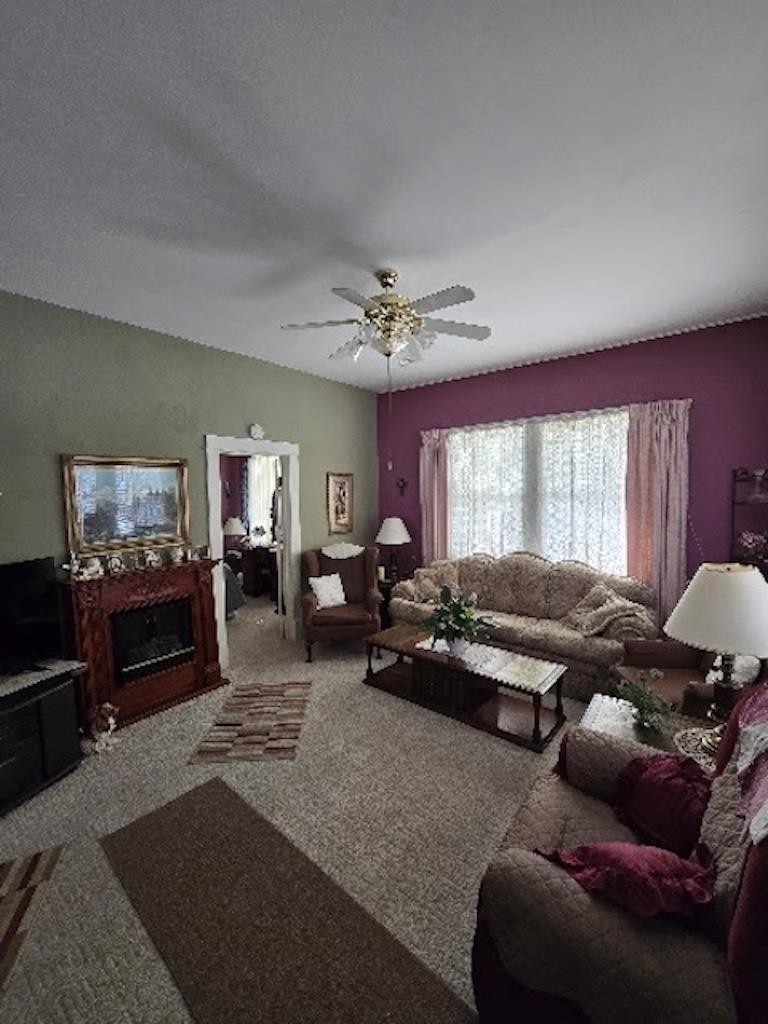 115 E 2nd Property Photo 14
