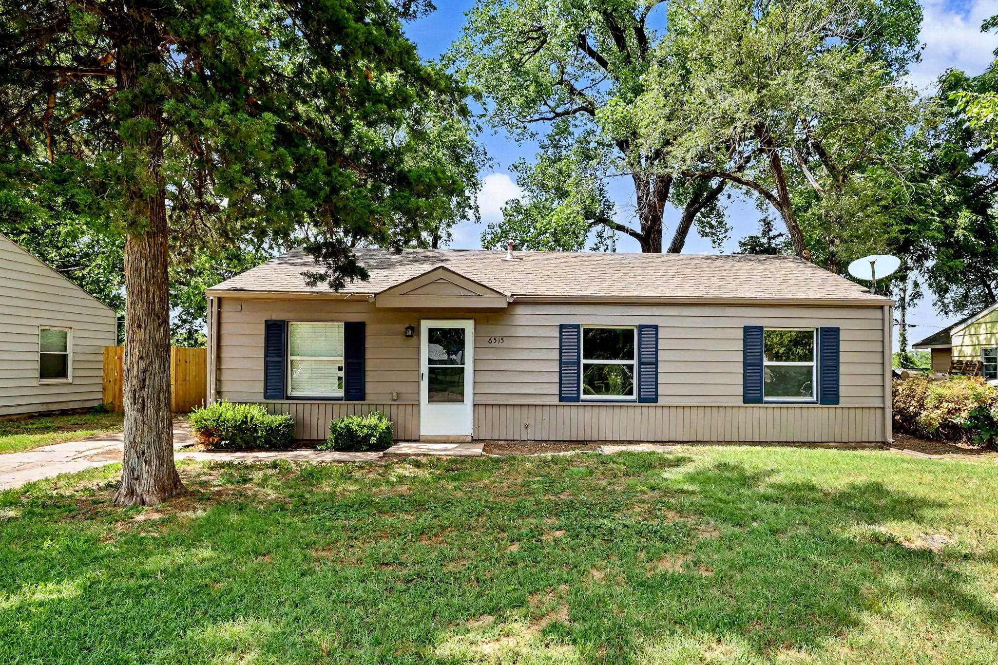 6515 N West Park View St Property Photo 1