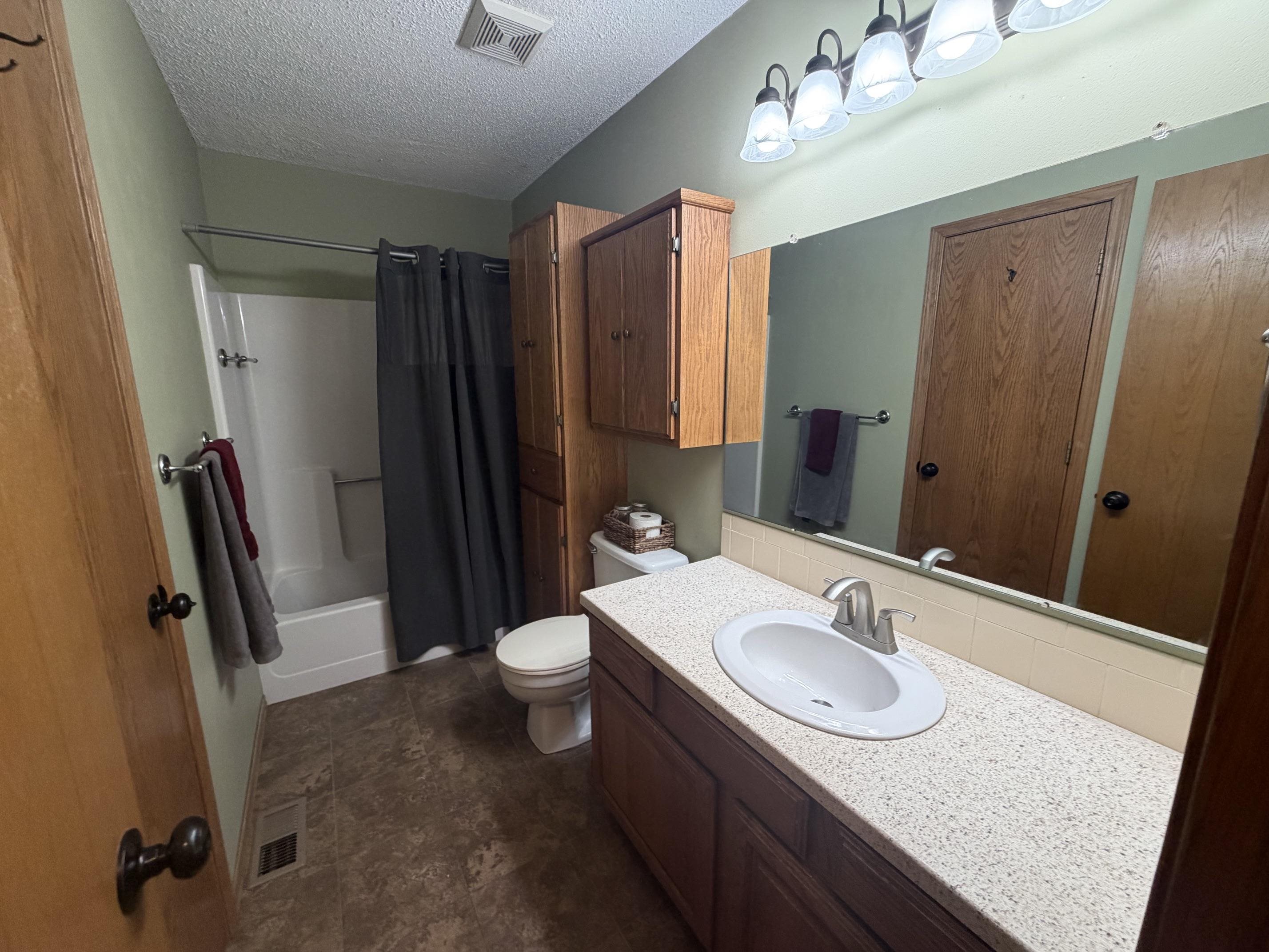 6128 W 38th Ct S. Property Photo 15