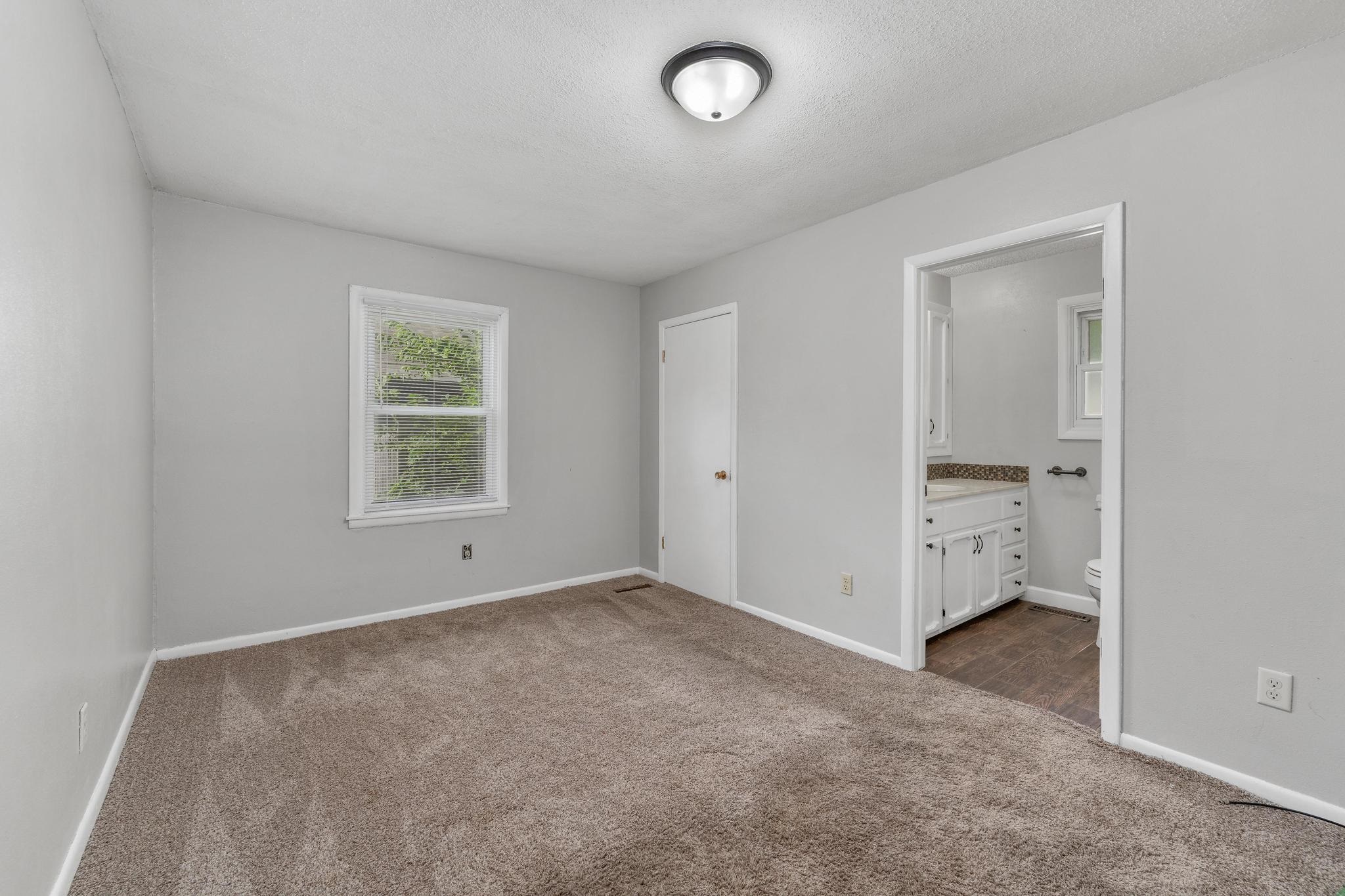 903 S Rutan Property Photo 15